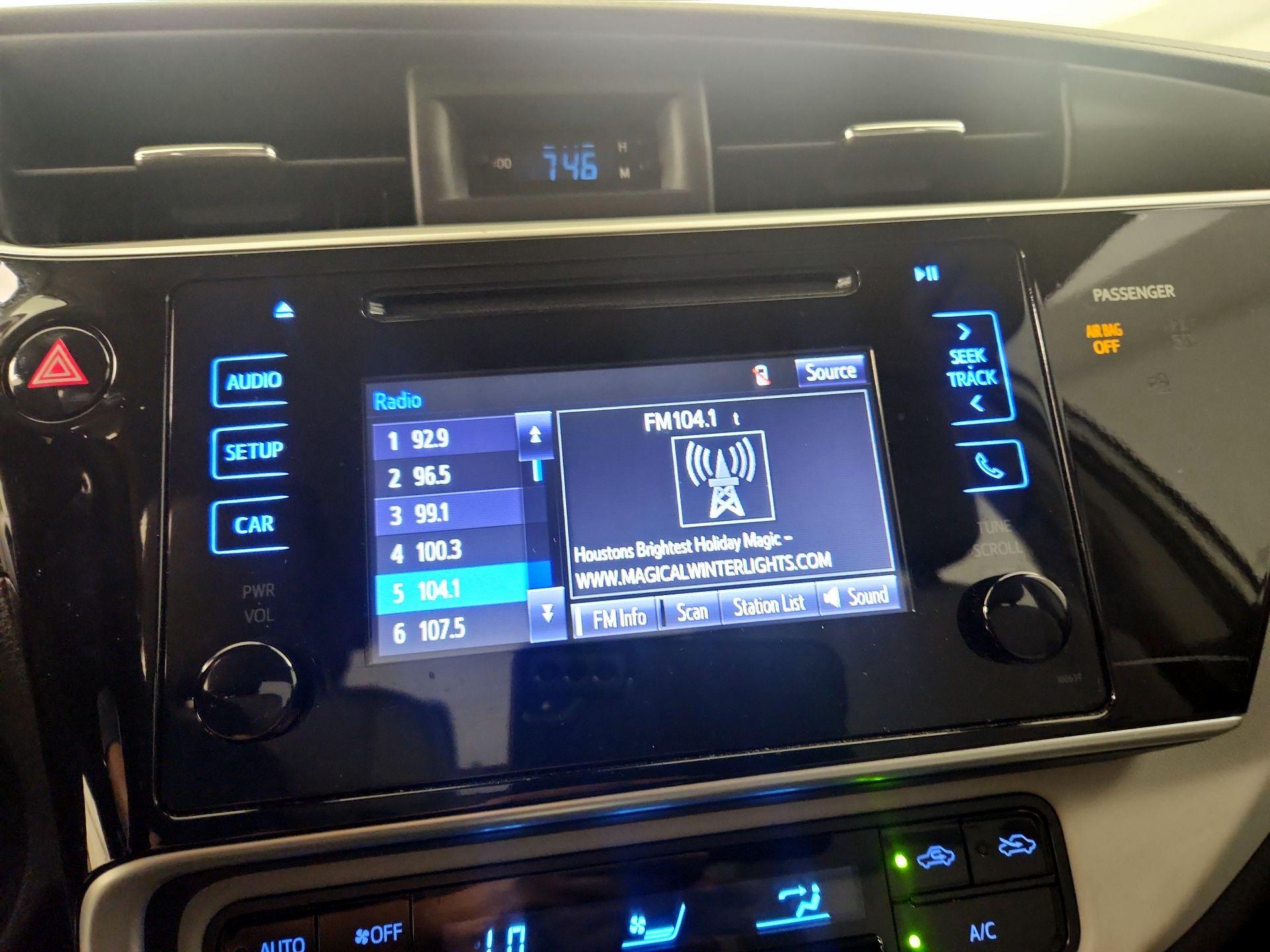 Thumbnail: 2017 Toyota Corolla - 15