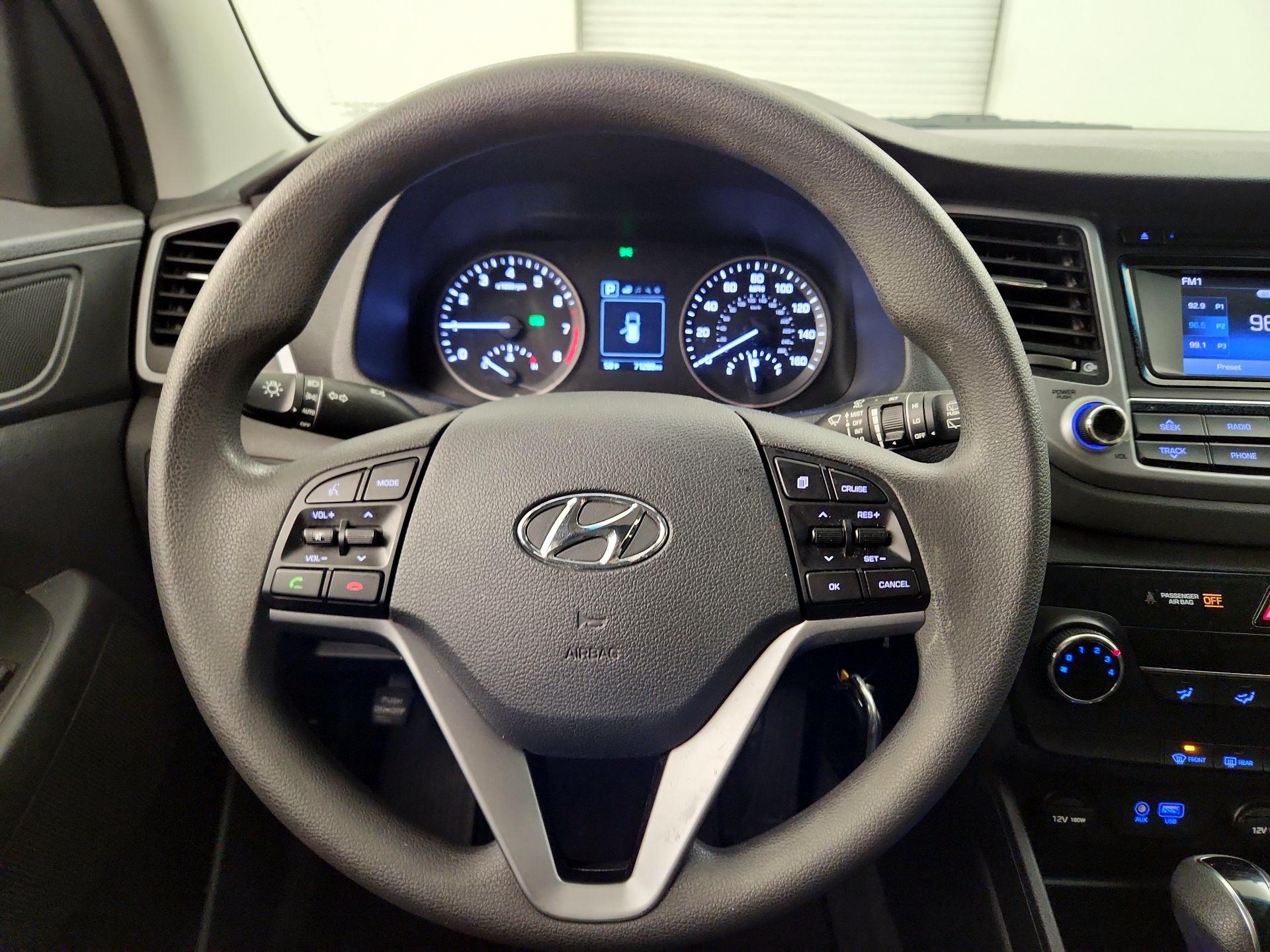 Thumbnail: 2016 Hyundai Tucson - 10