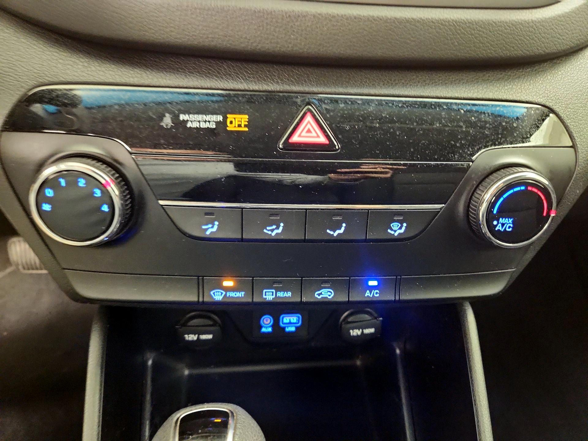 Thumbnail: 2016 Hyundai Tucson - 16