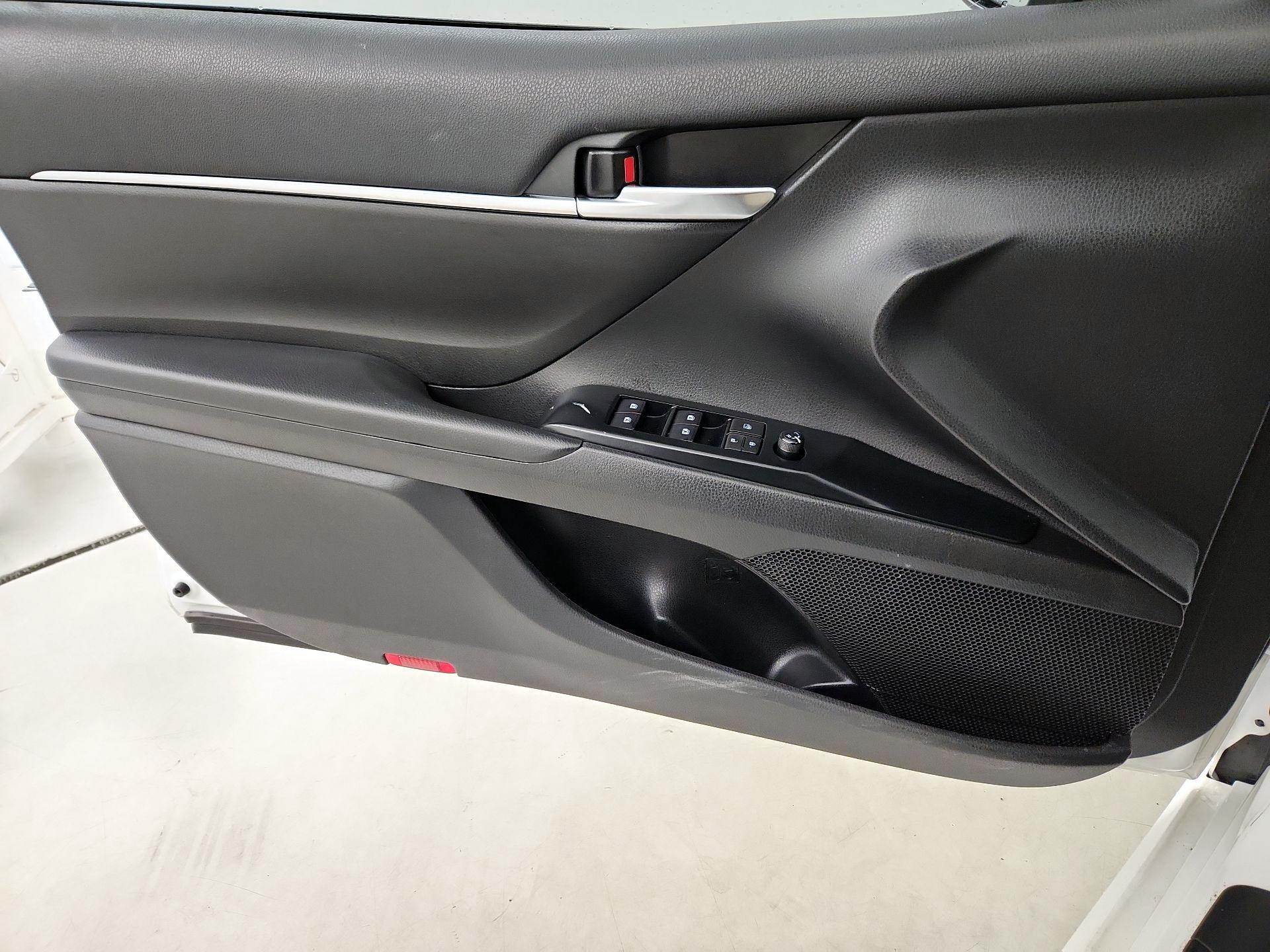 Thumbnail: 2020 Toyota Camry - 12