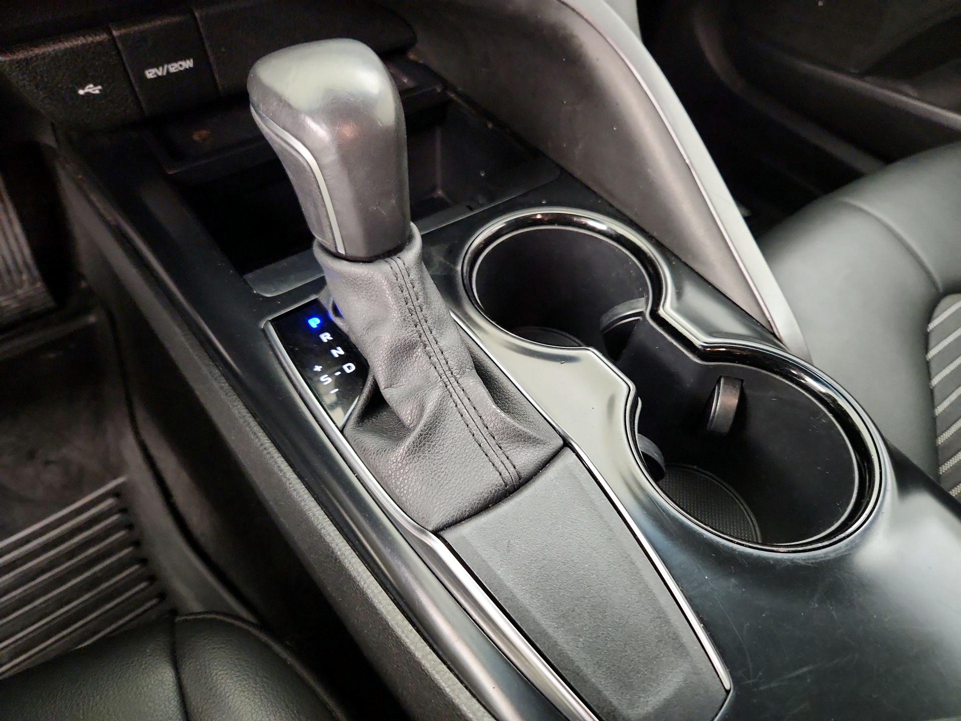 Thumbnail: 2020 Toyota Camry - 17