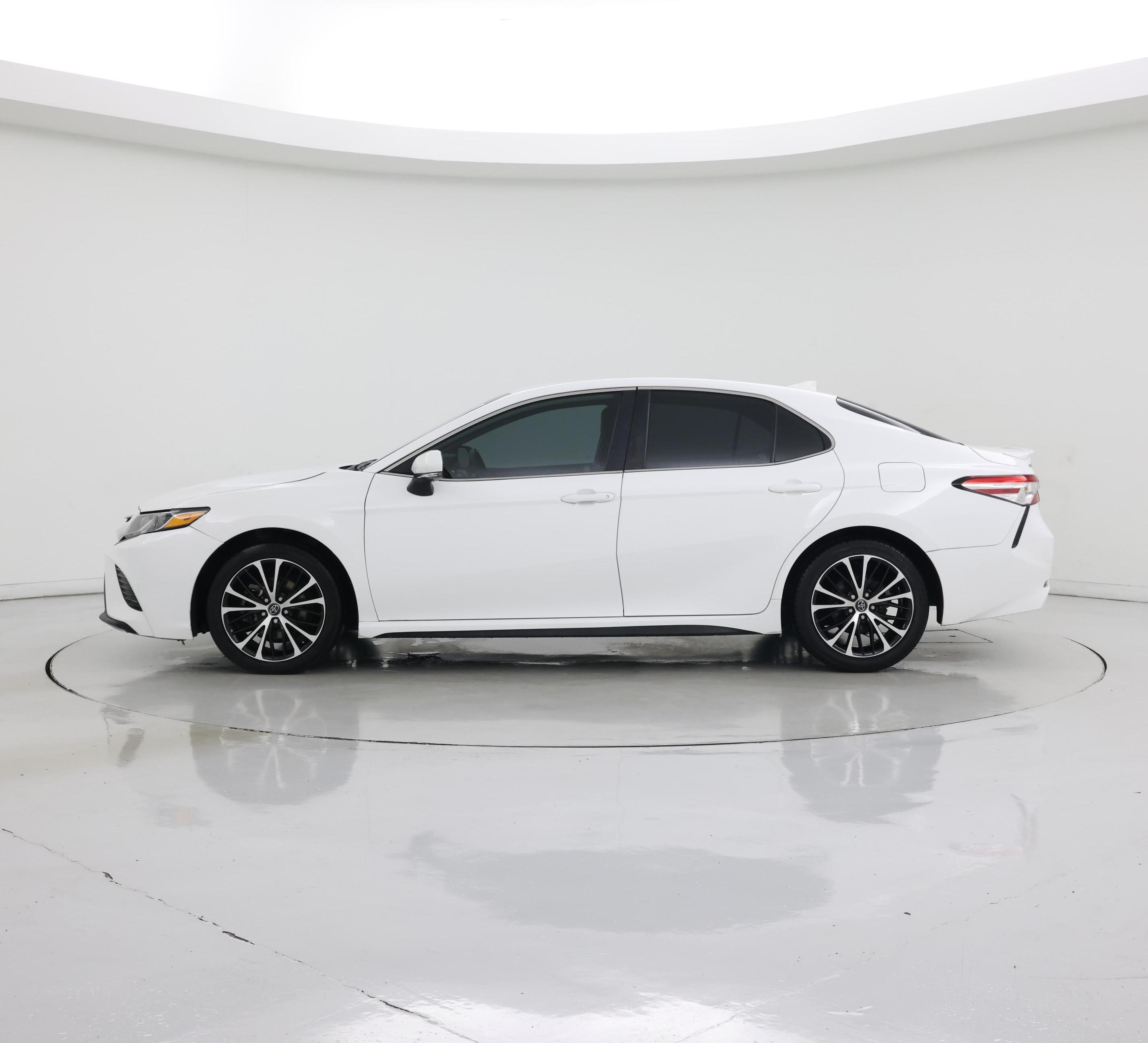 Thumbnail: 2020 Toyota Camry - 3