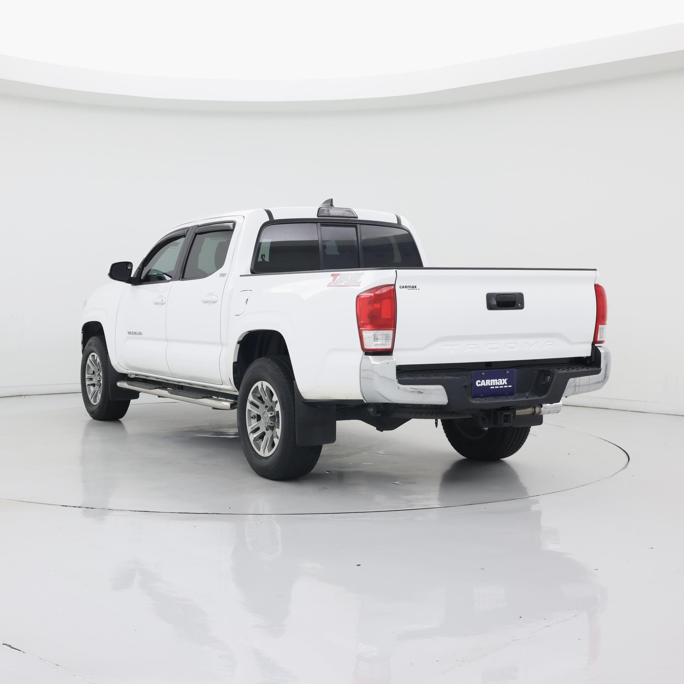 Thumbnail: 2016 Toyota Tacoma - 2