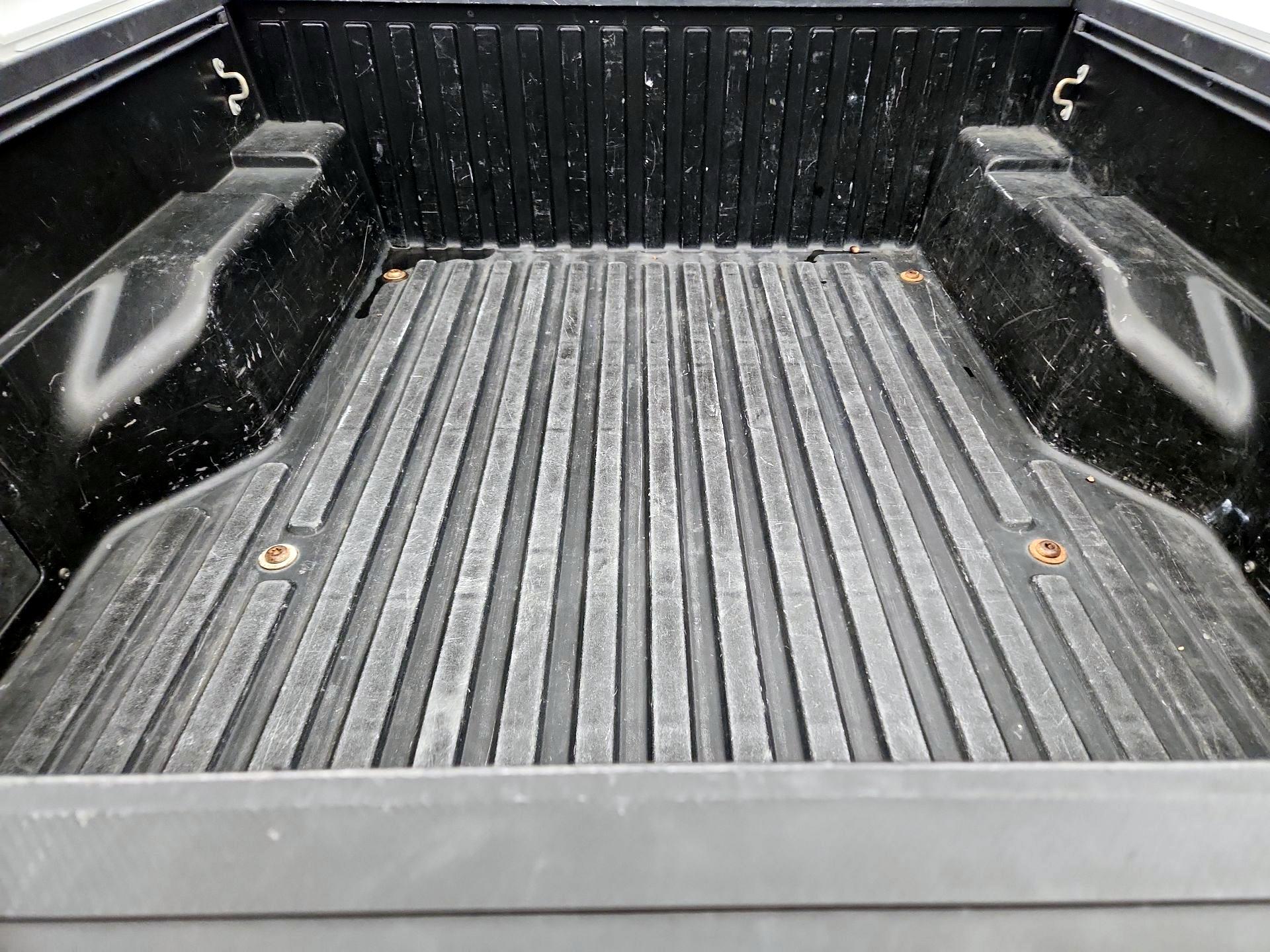 Thumbnail: 2016 Toyota Tacoma - 20