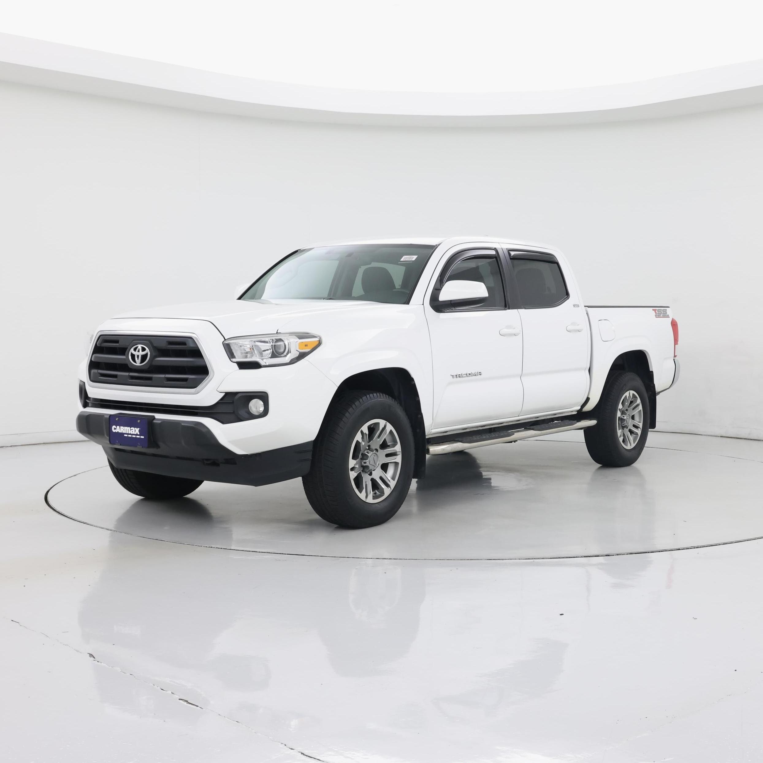 Thumbnail: 2016 Toyota Tacoma - 4