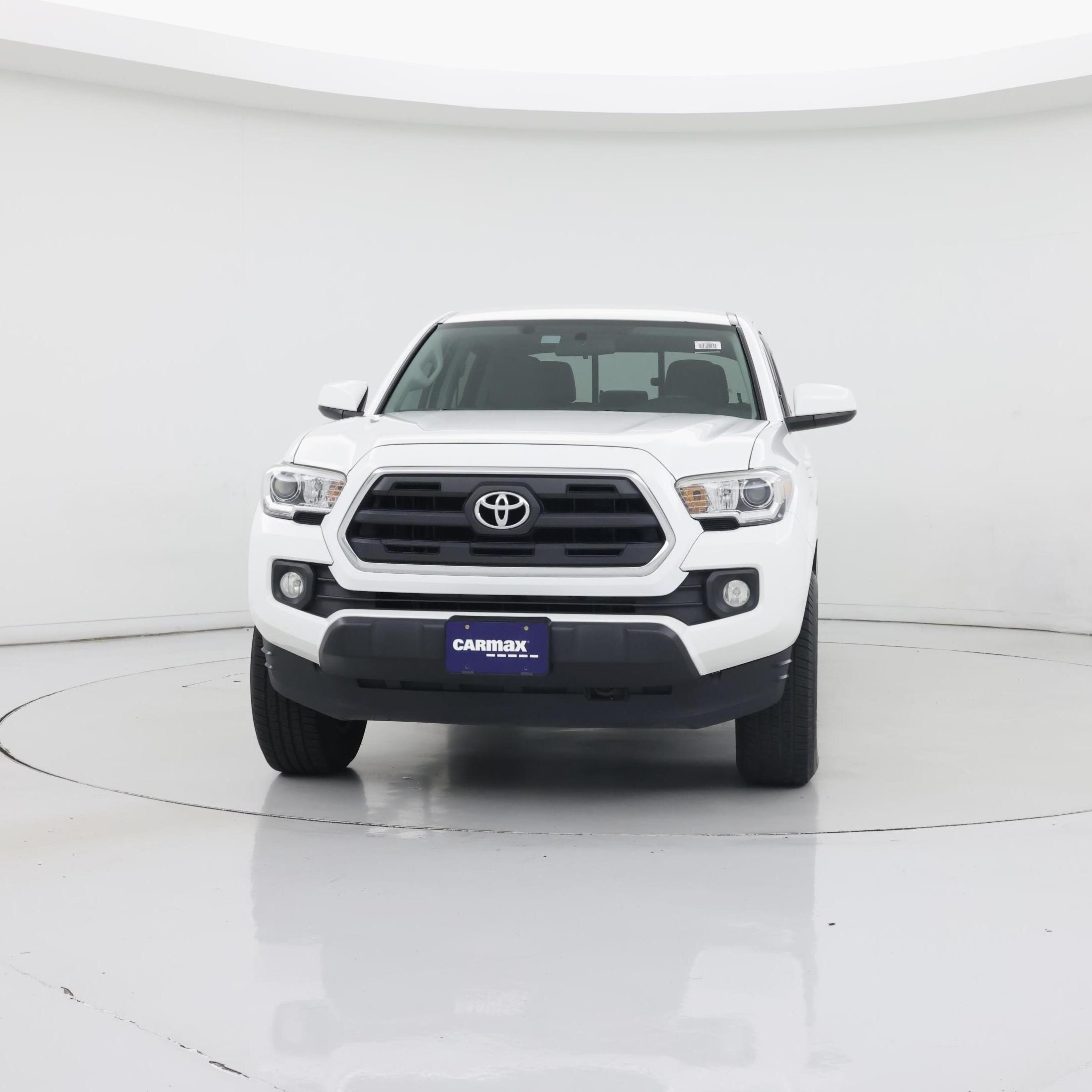 Thumbnail: 2016 Toyota Tacoma - 5