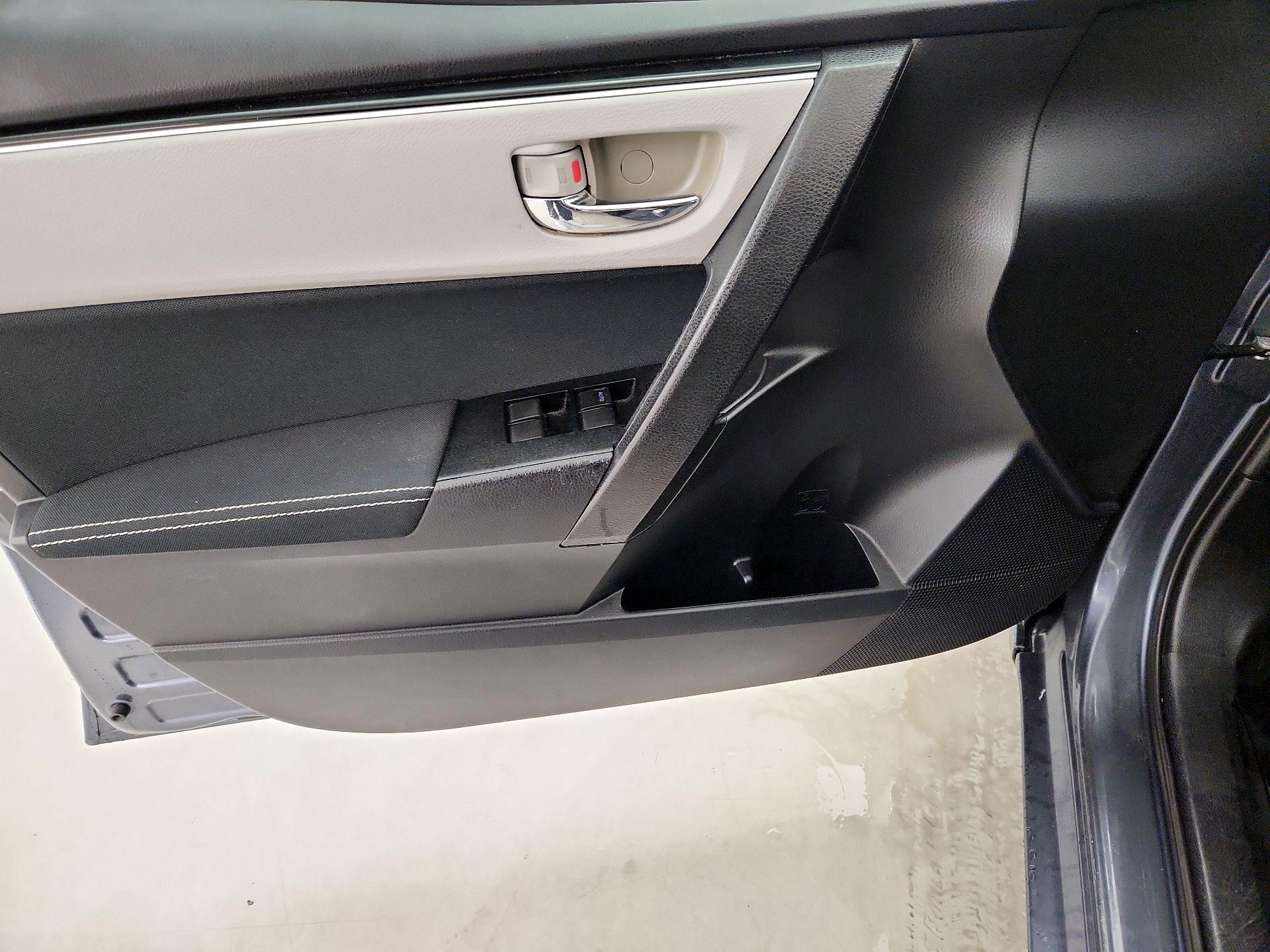 Thumbnail: 2017 Toyota Corolla - 12