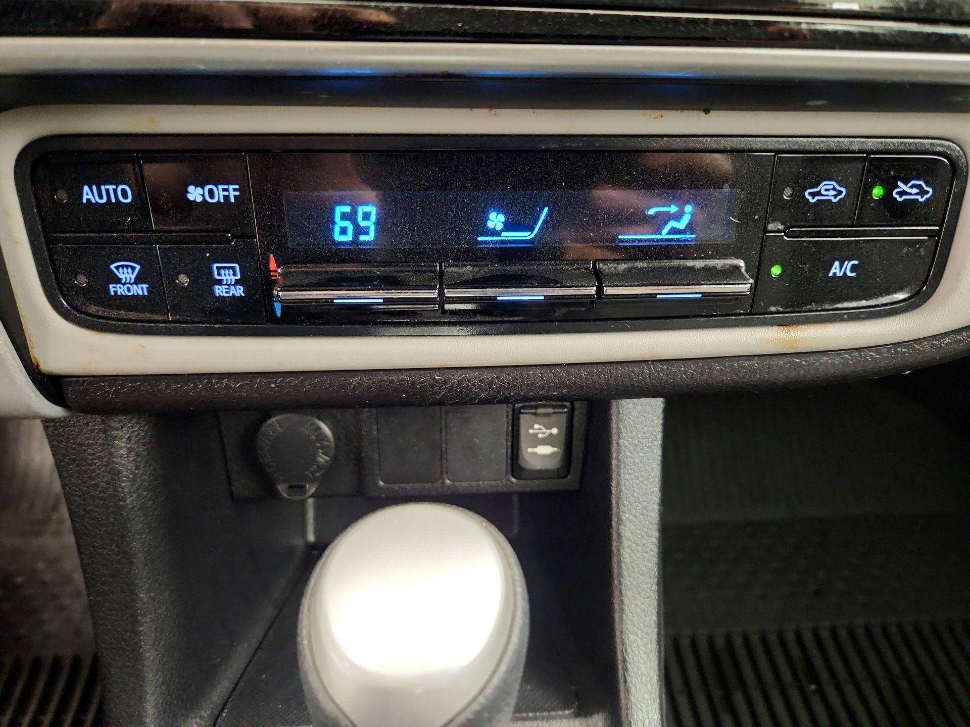 Thumbnail: 2017 Toyota Corolla - 16