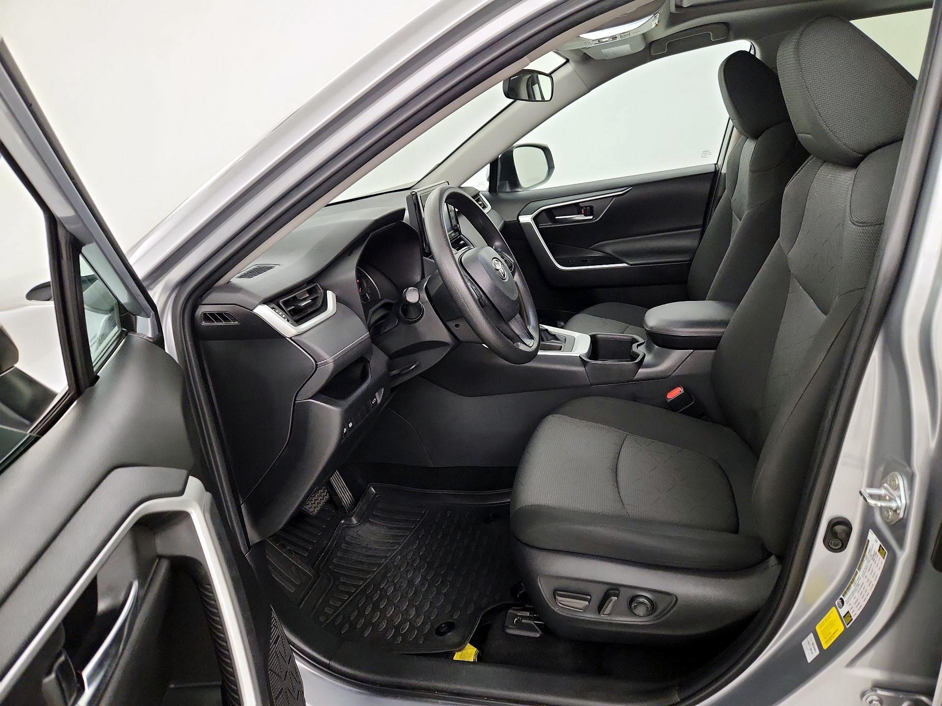 Thumbnail: 2022 Toyota RAV4 - 11