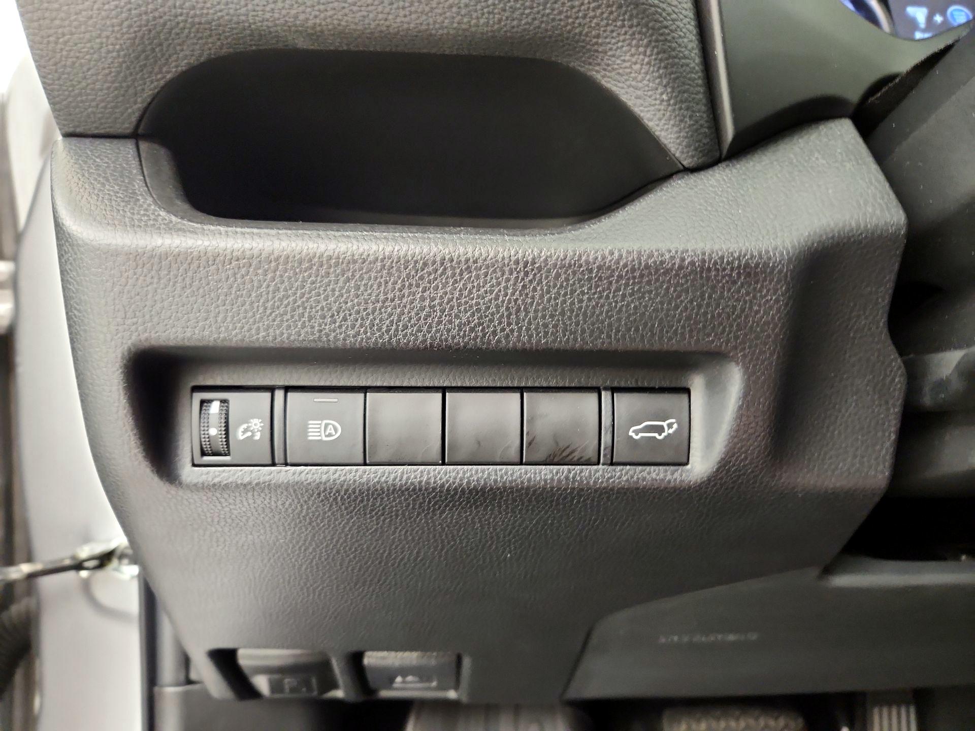 Thumbnail: 2022 Toyota RAV4 - 13