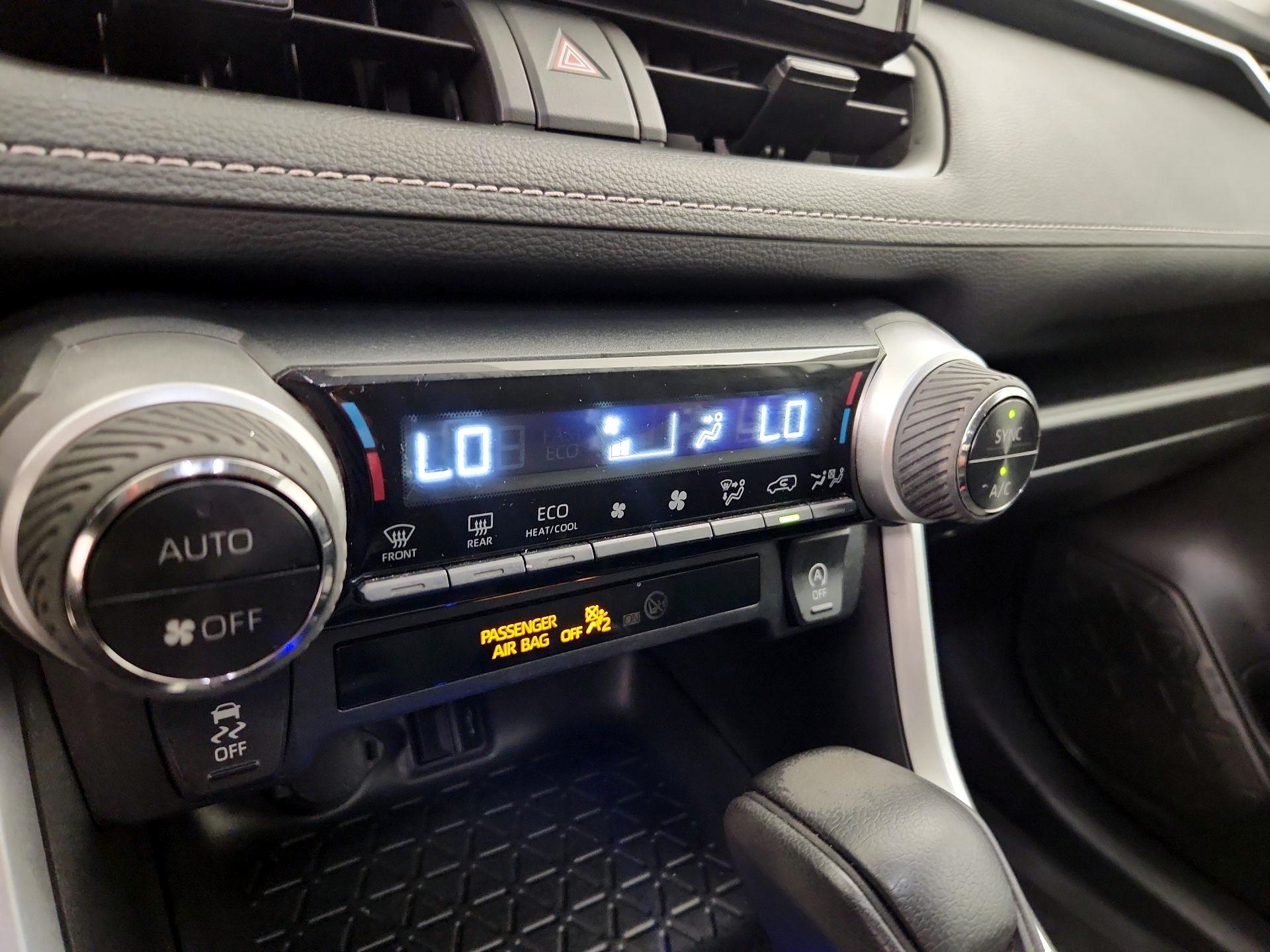 Thumbnail: 2022 Toyota RAV4 - 16