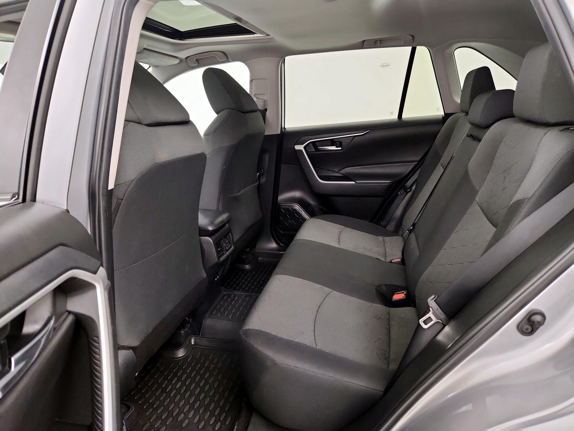 Thumbnail: 2022 Toyota RAV4 - 20