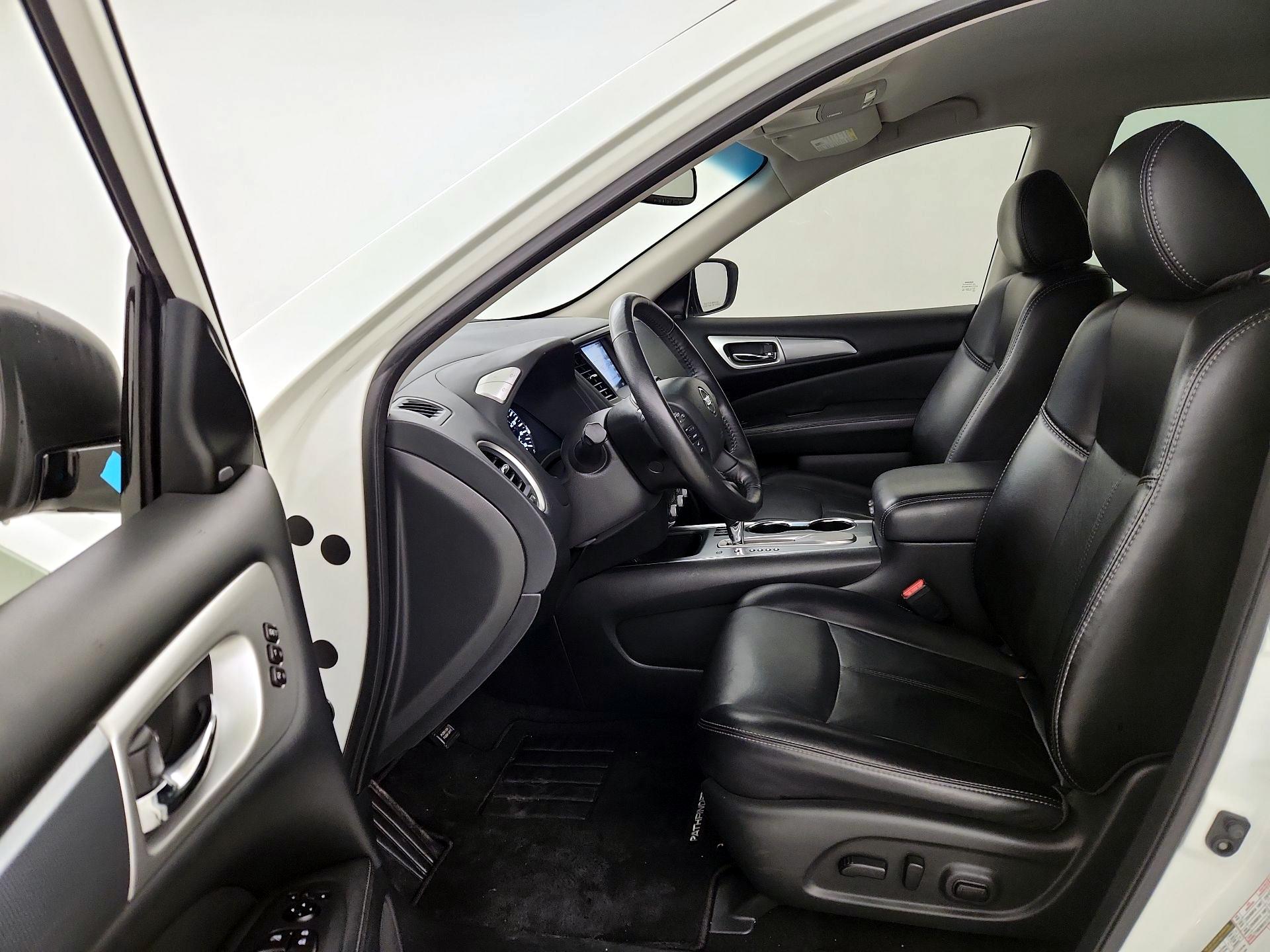 Thumbnail: 2020 Nissan Pathfinder - 11