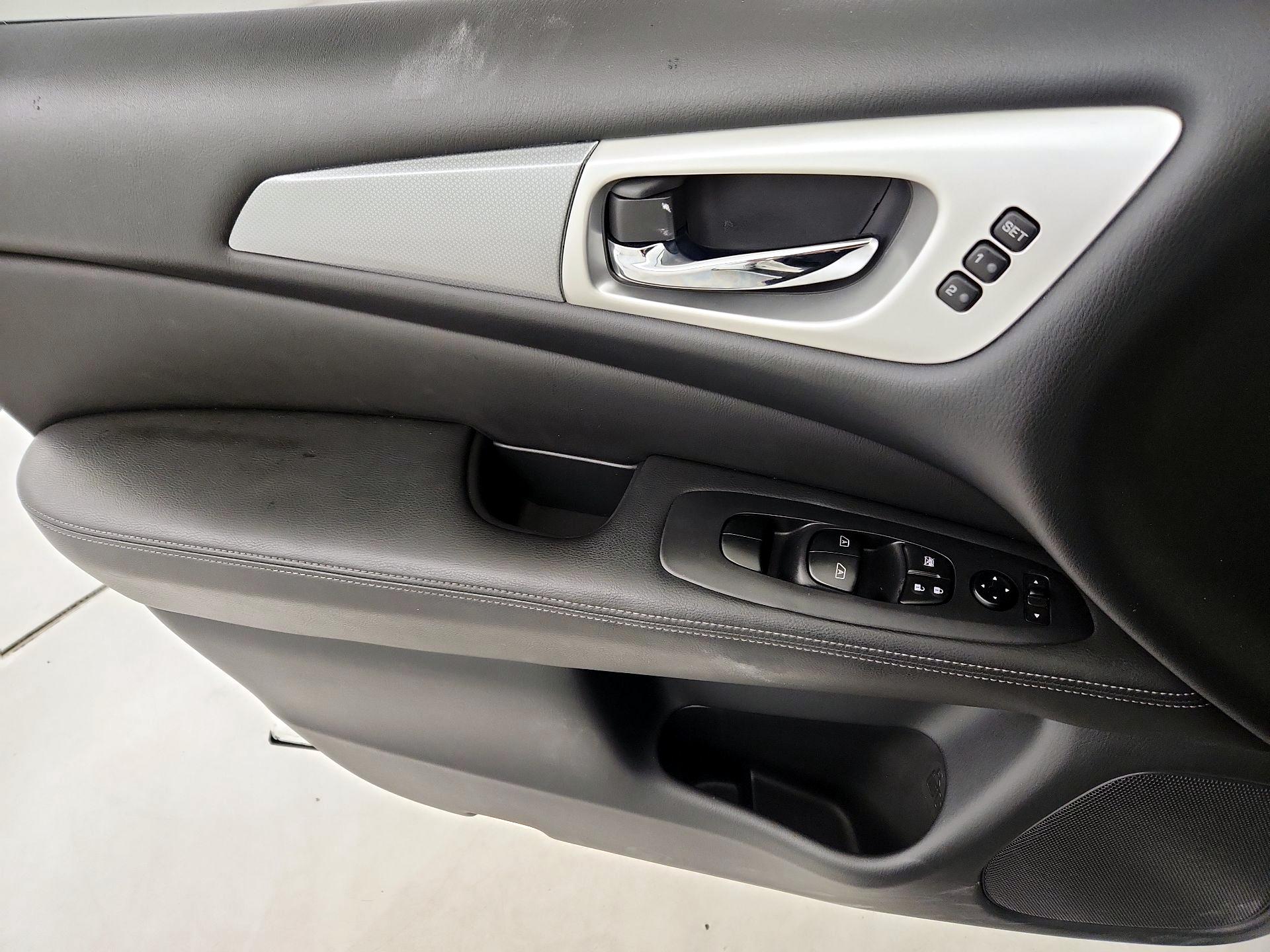 Thumbnail: 2020 Nissan Pathfinder - 12