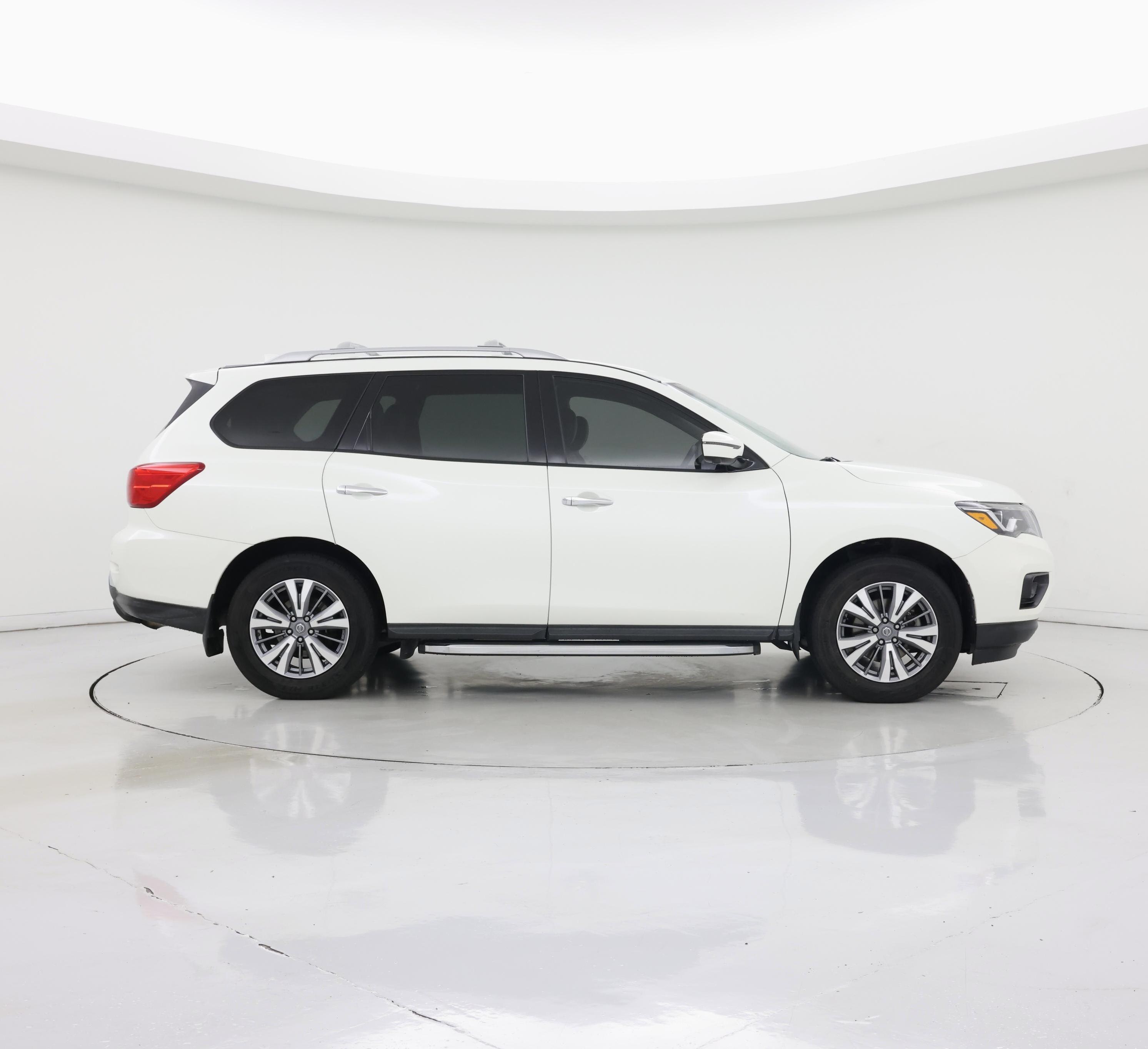 Thumbnail: 2020 Nissan Pathfinder - 7