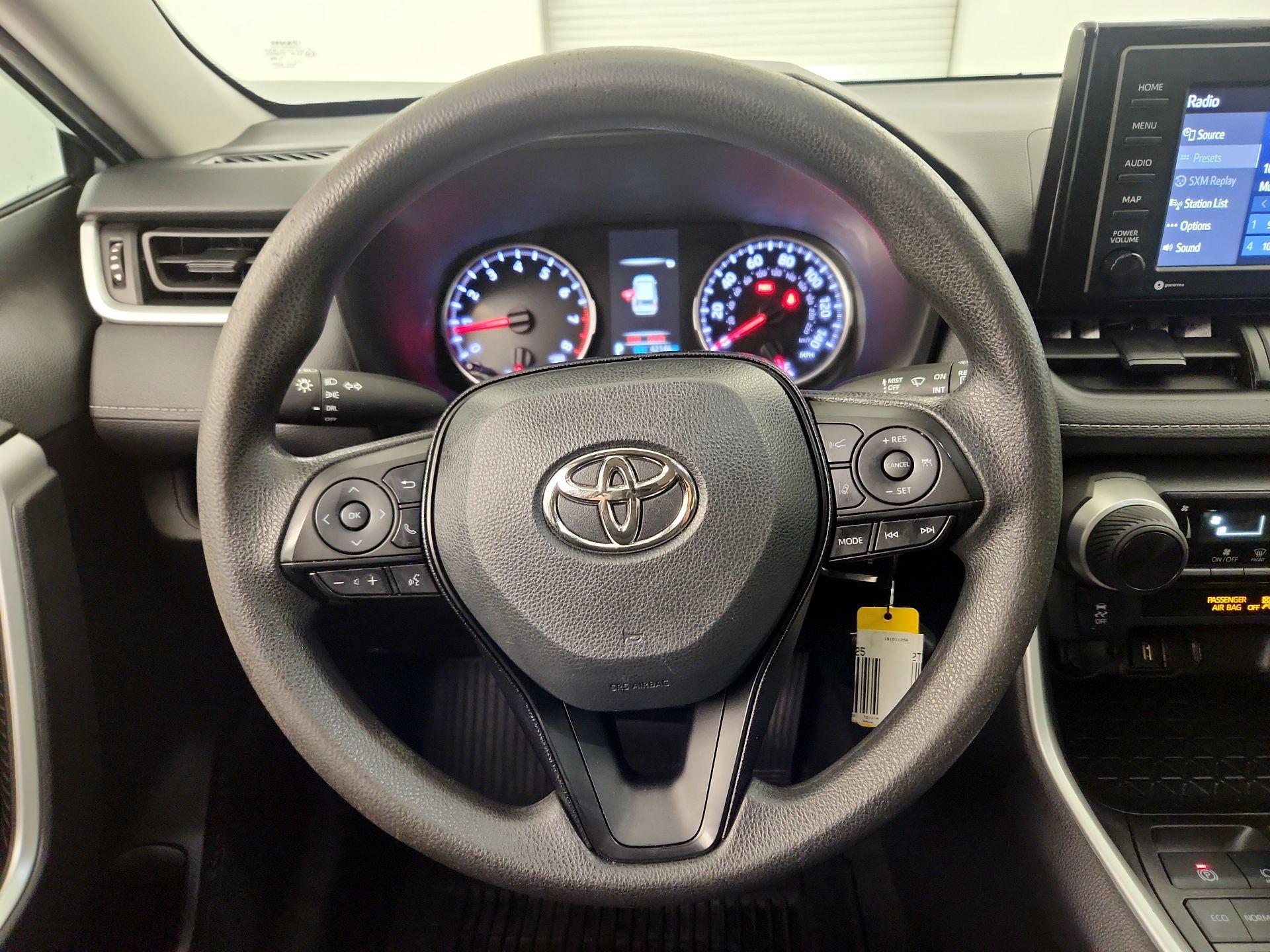 Thumbnail: 2022 Toyota RAV4 - 10