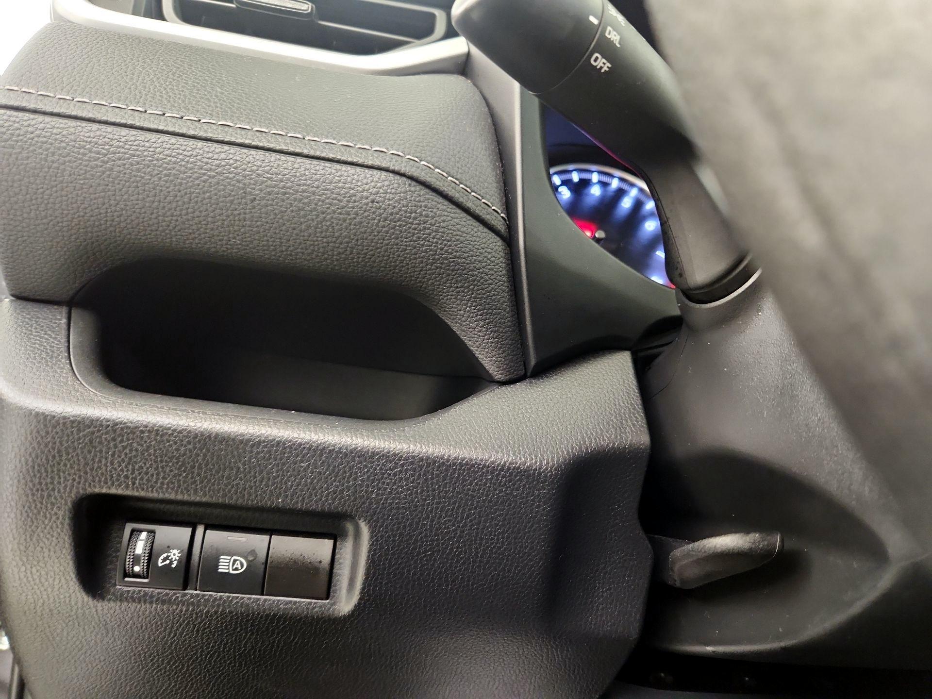 Thumbnail: 2022 Toyota RAV4 - 13