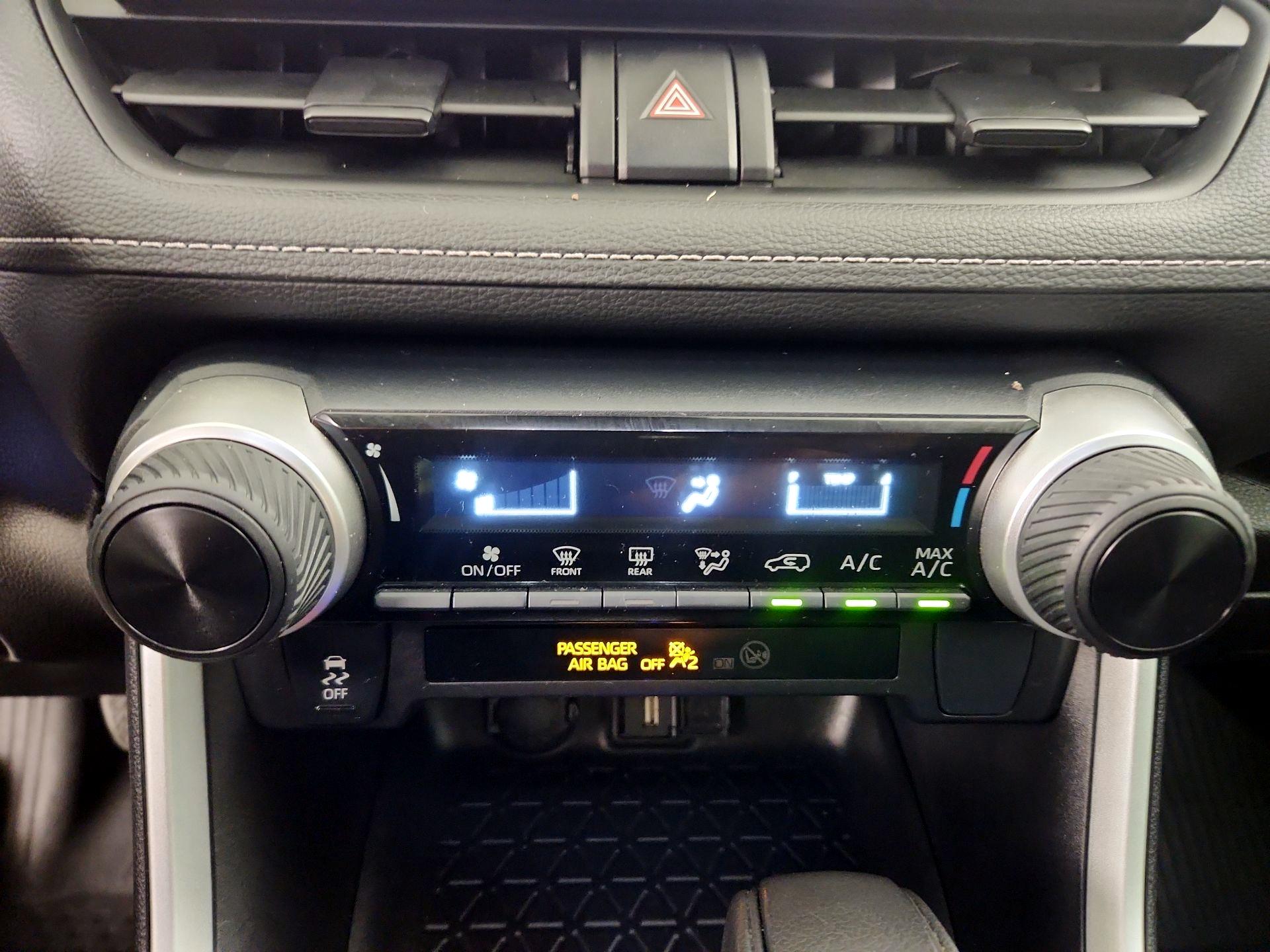 Thumbnail: 2022 Toyota RAV4 - 16