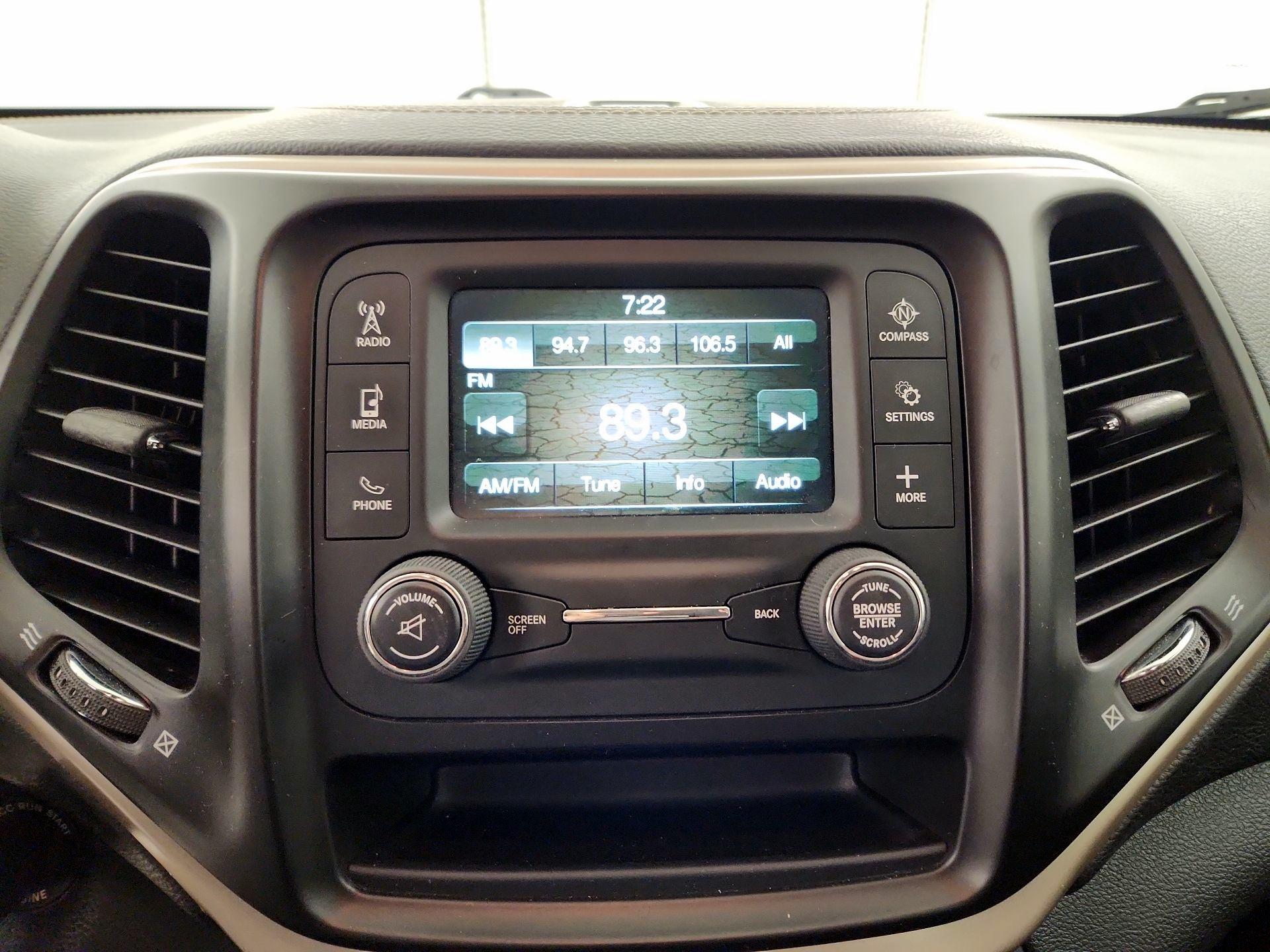 Thumbnail: 2015 Jeep Cherokee - 14