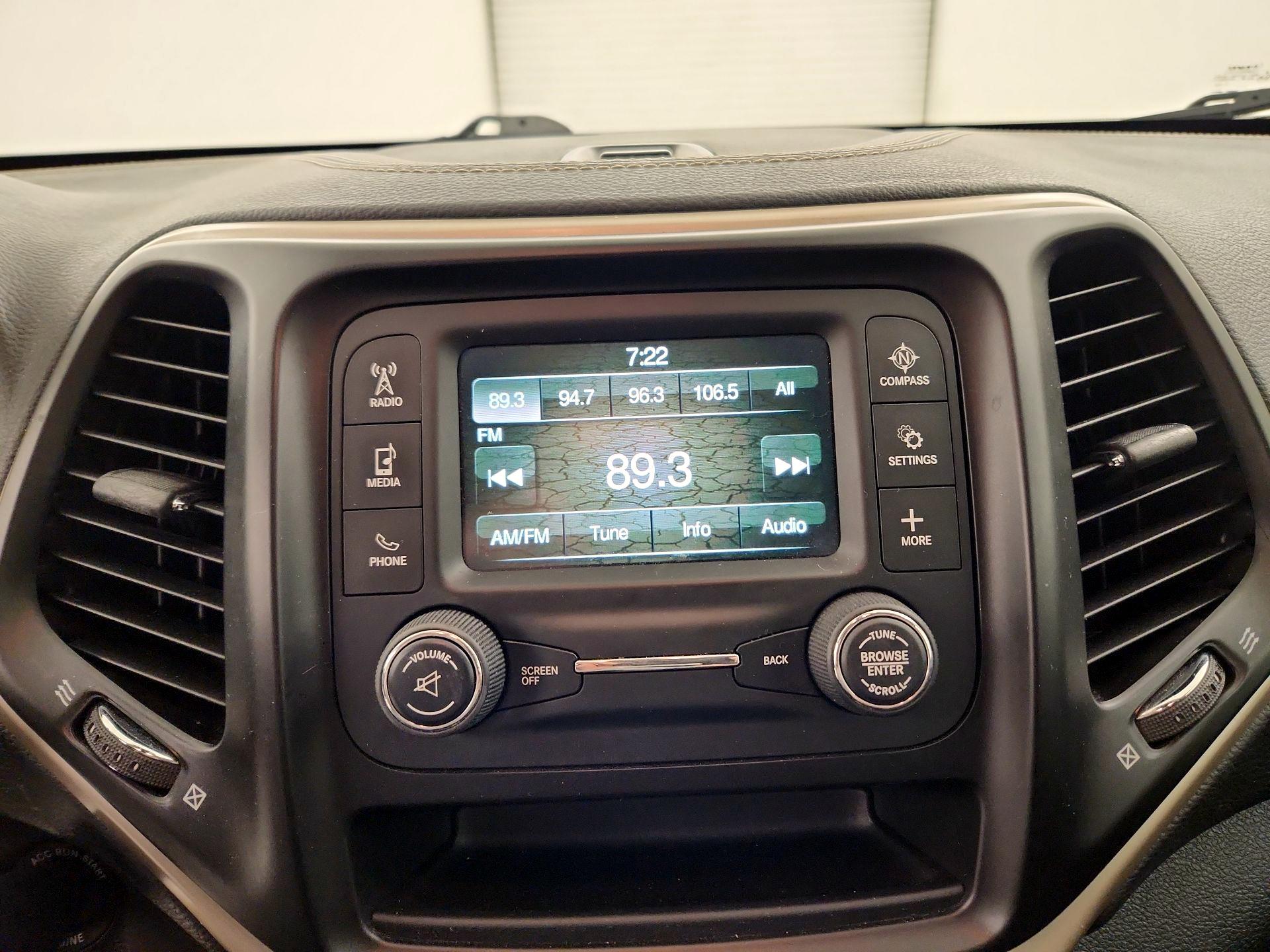 Thumbnail: 2015 Jeep Cherokee - 15