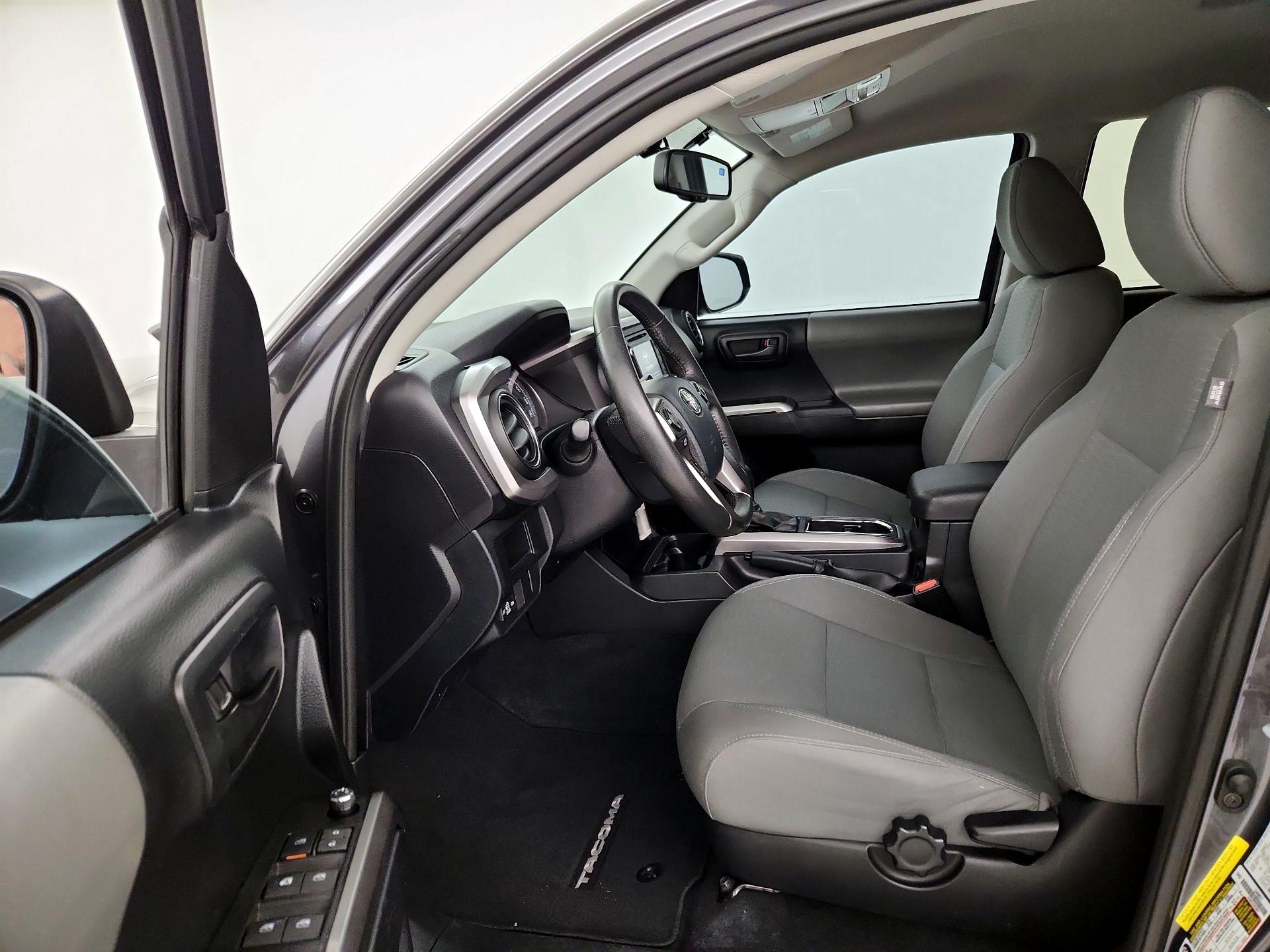 Thumbnail: 2017 Toyota Tacoma - 11