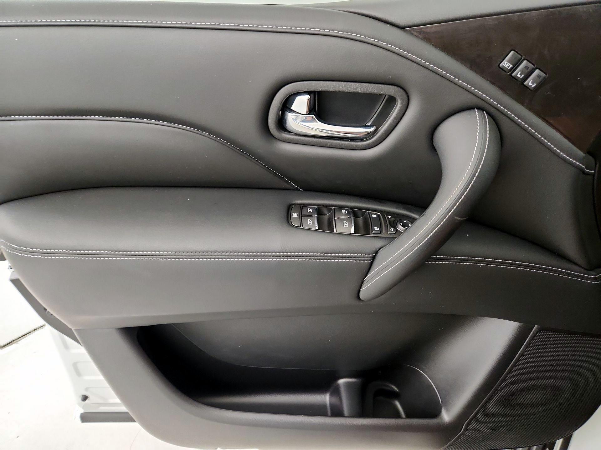 Thumbnail: 2022 INFINITI QX80 - 12