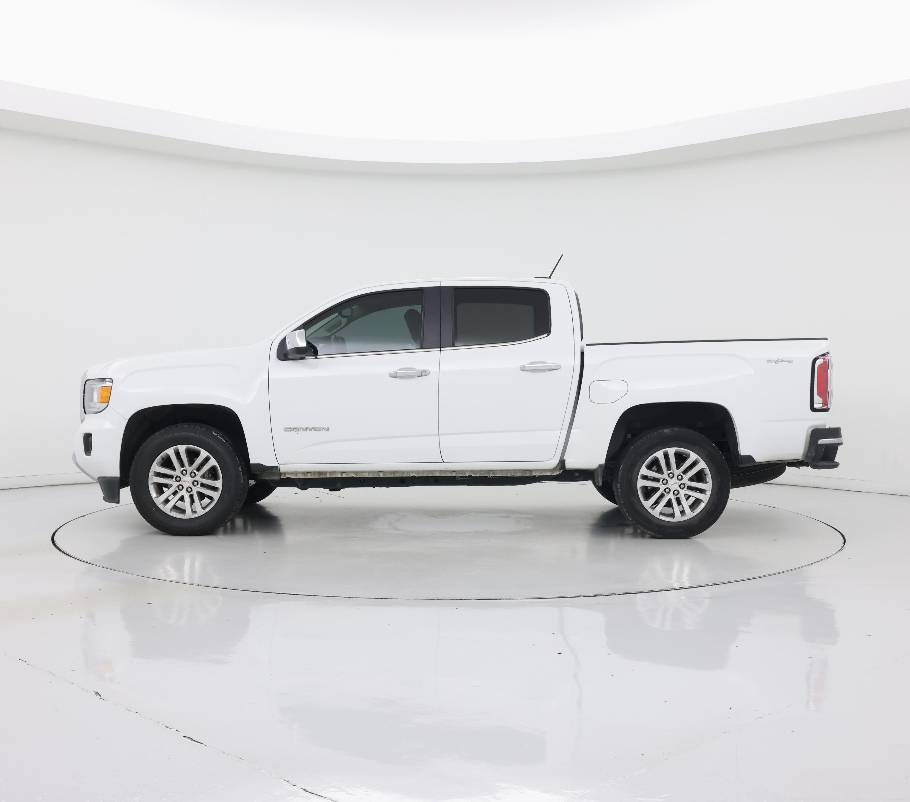 Thumbnail: 2017 GMC Canyon - 3