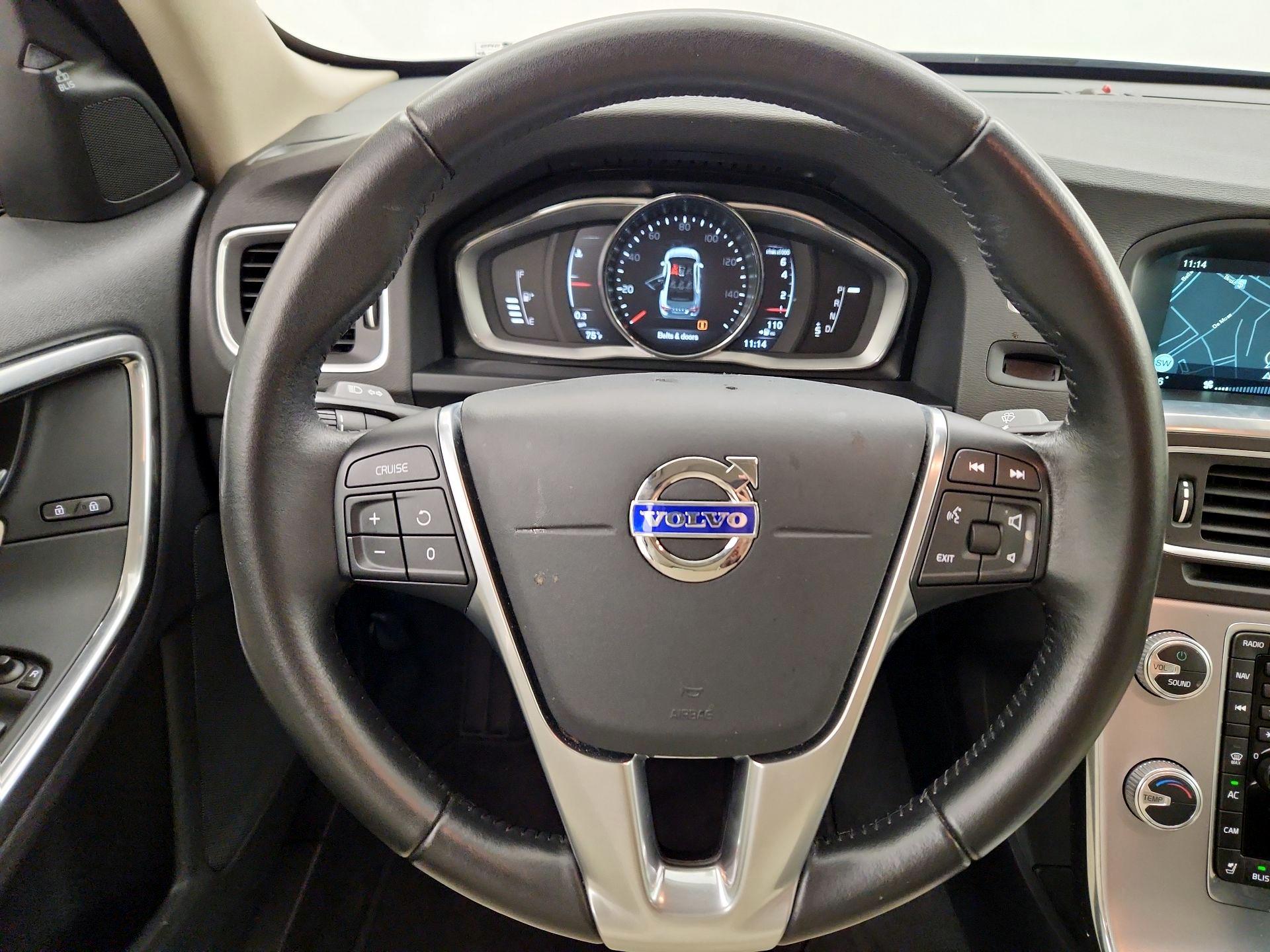 Thumbnail: 2017 Volvo S60 - 10