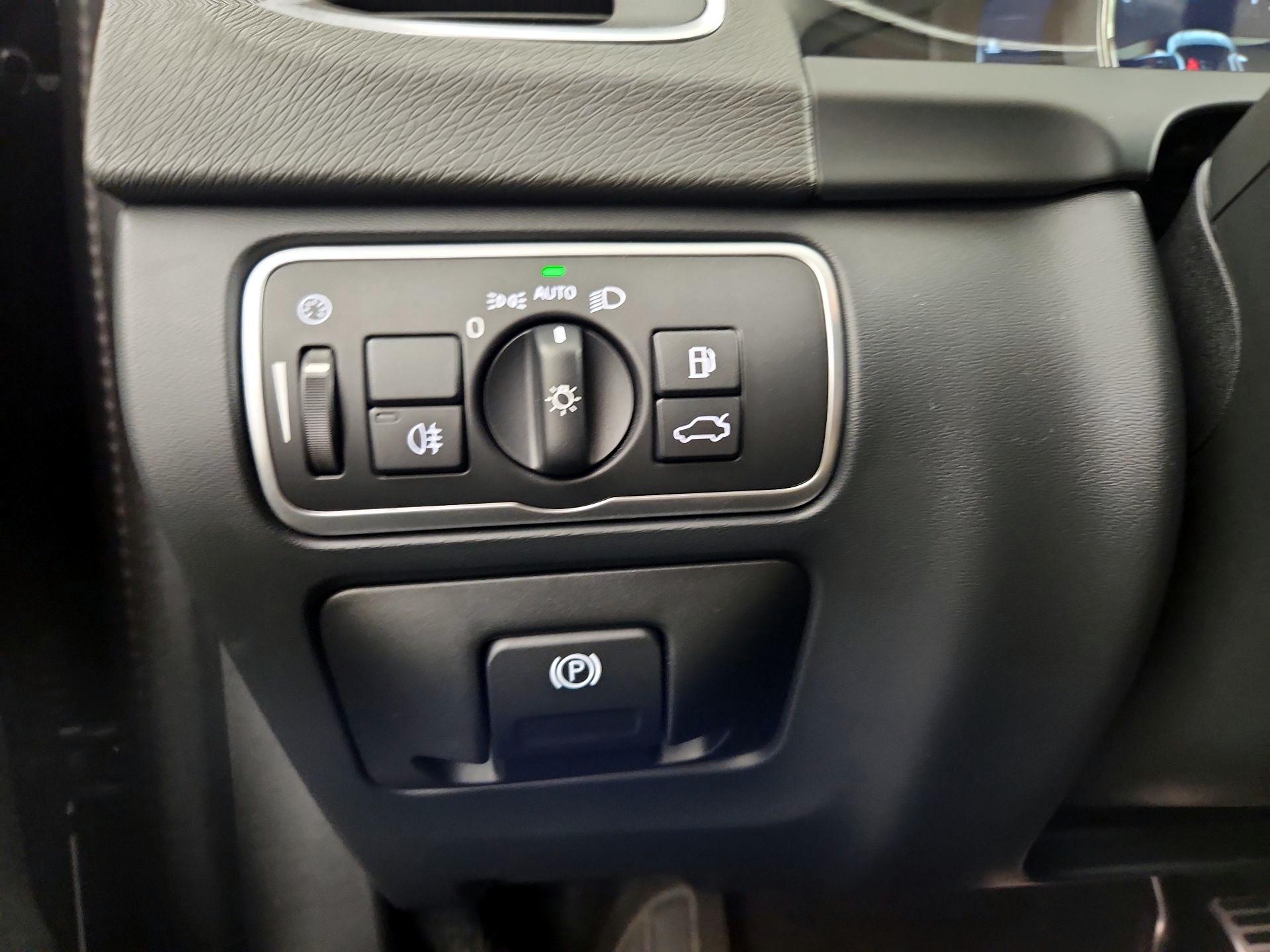 Thumbnail: 2017 Volvo S60 - 13