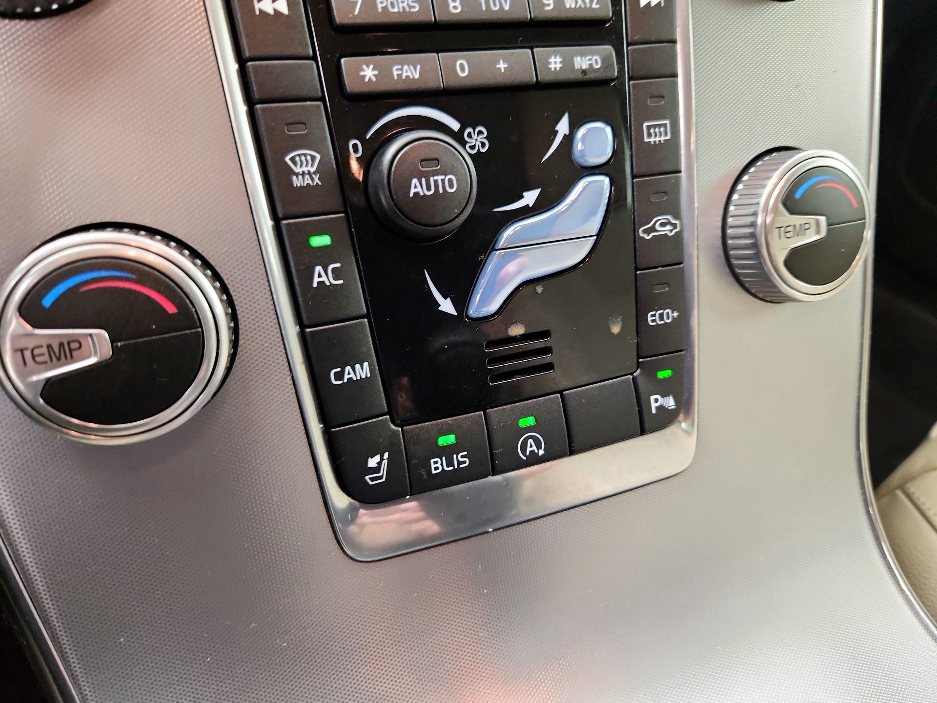 Thumbnail: 2017 Volvo S60 - 17