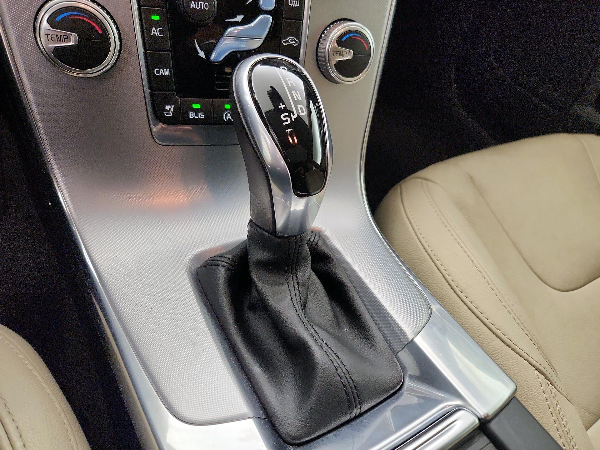 Thumbnail: 2017 Volvo S60 - 18