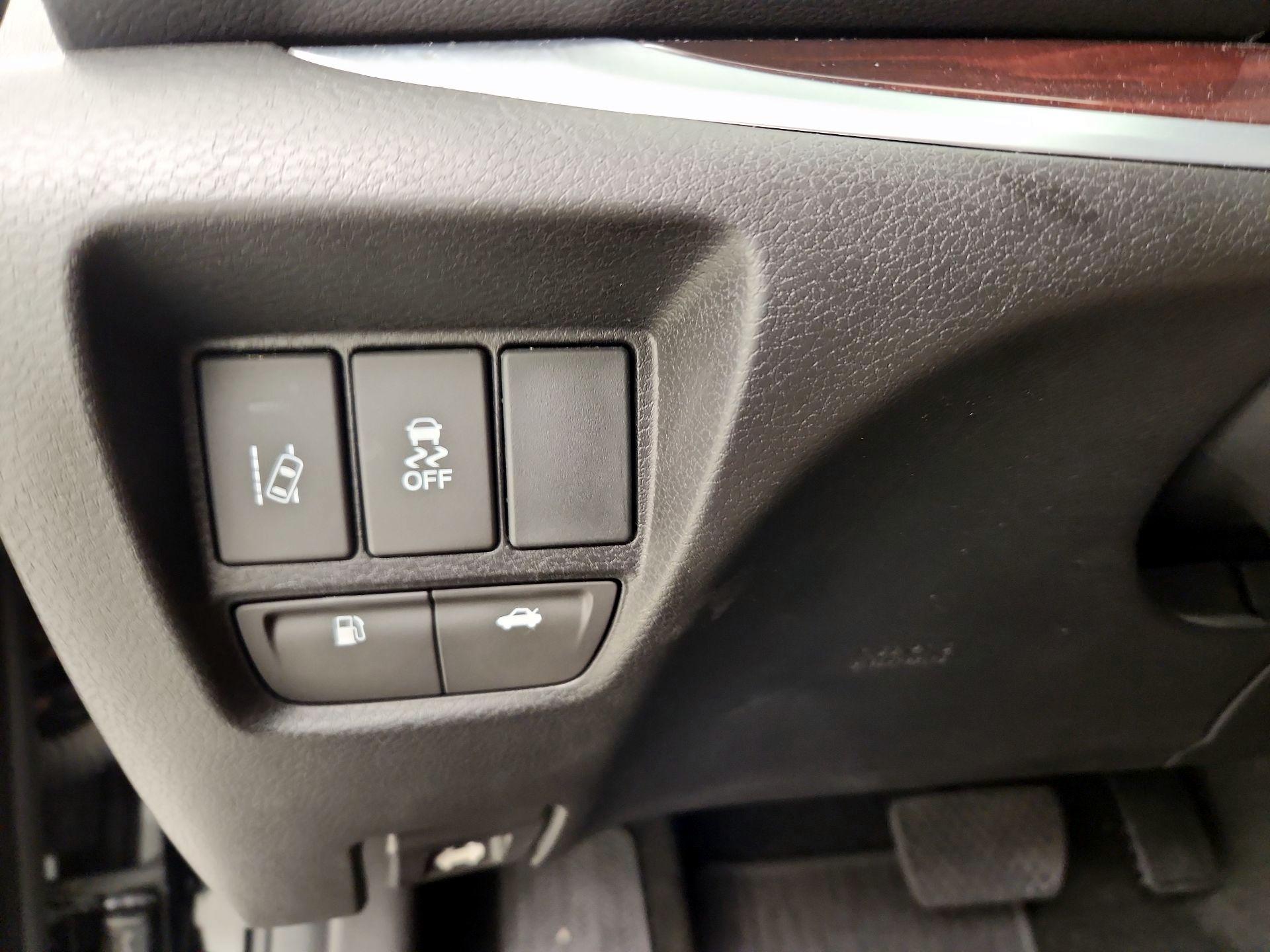 Thumbnail: 2015 Acura TLX - 13