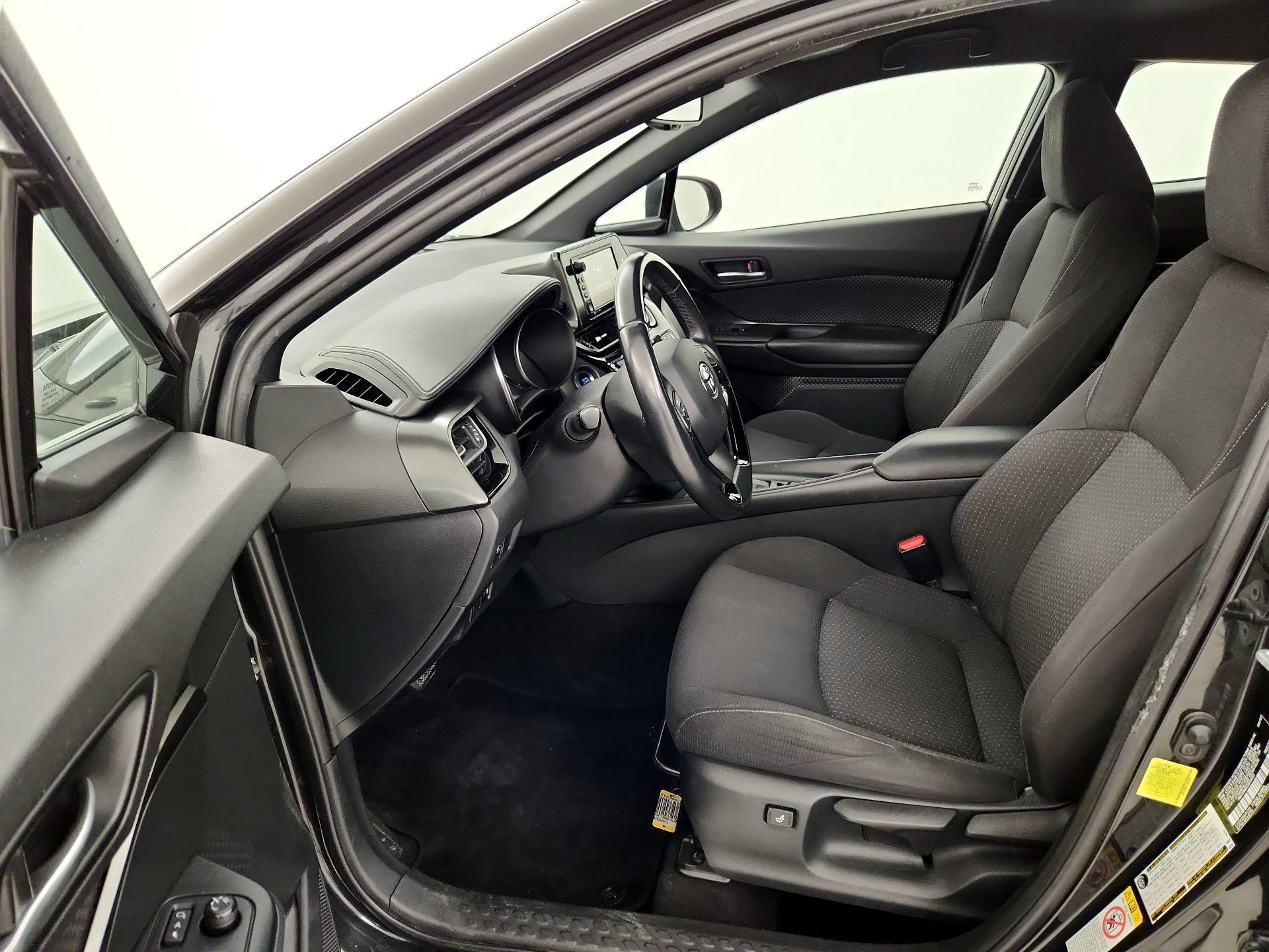 Thumbnail: 2018 Toyota C-HR - 11