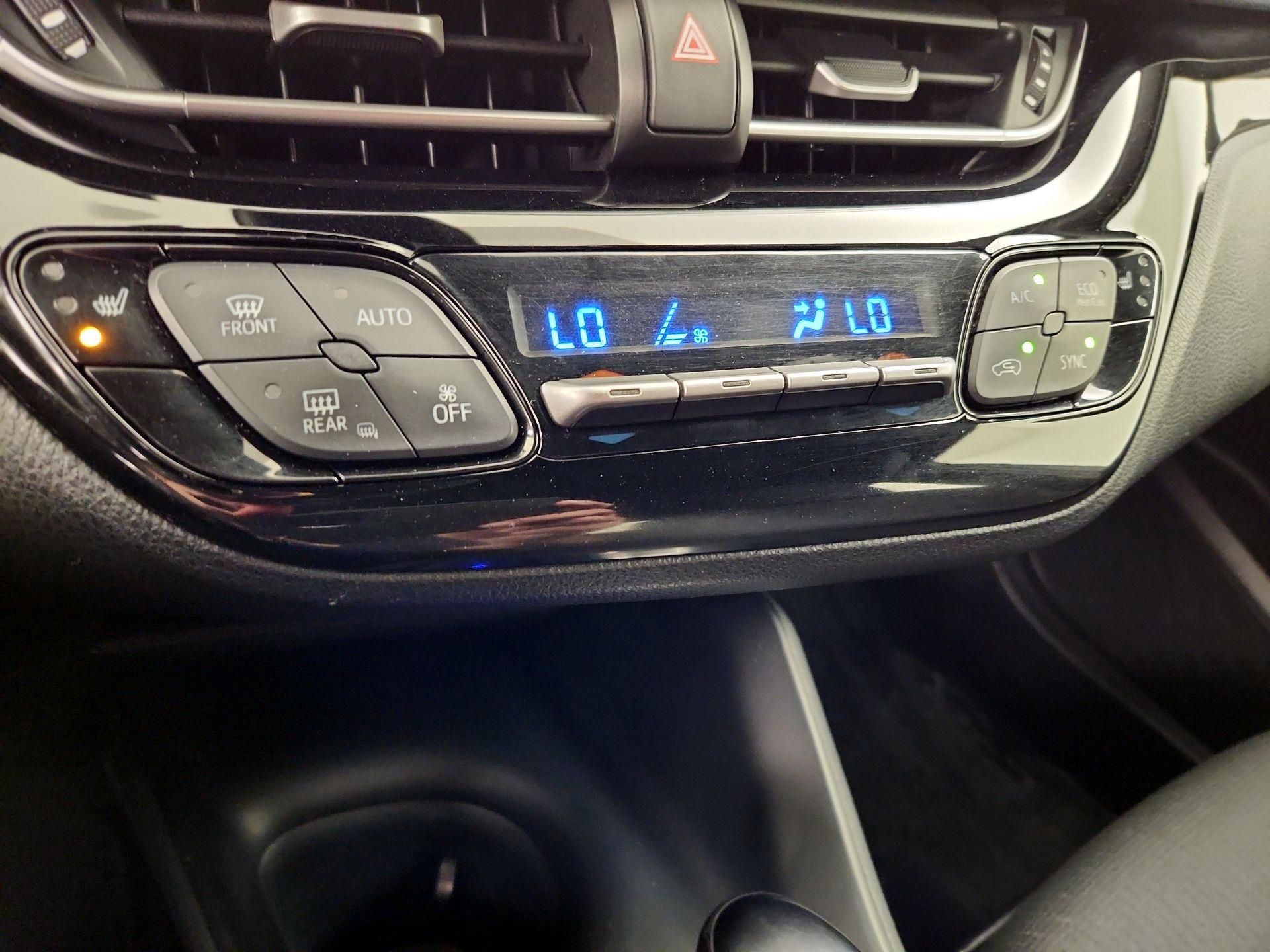 Thumbnail: 2018 Toyota C-HR - 16