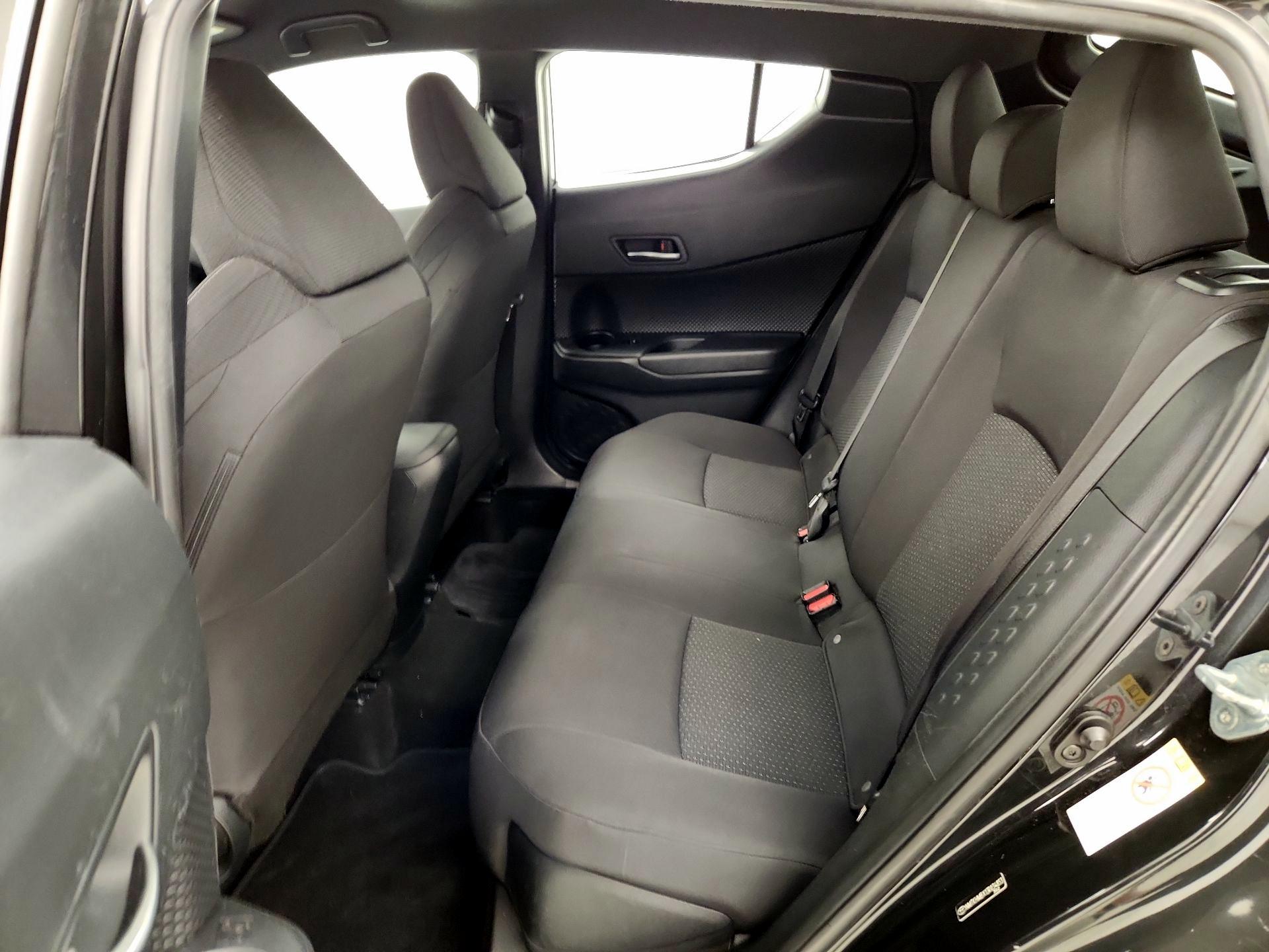 Thumbnail: 2018 Toyota C-HR - 19