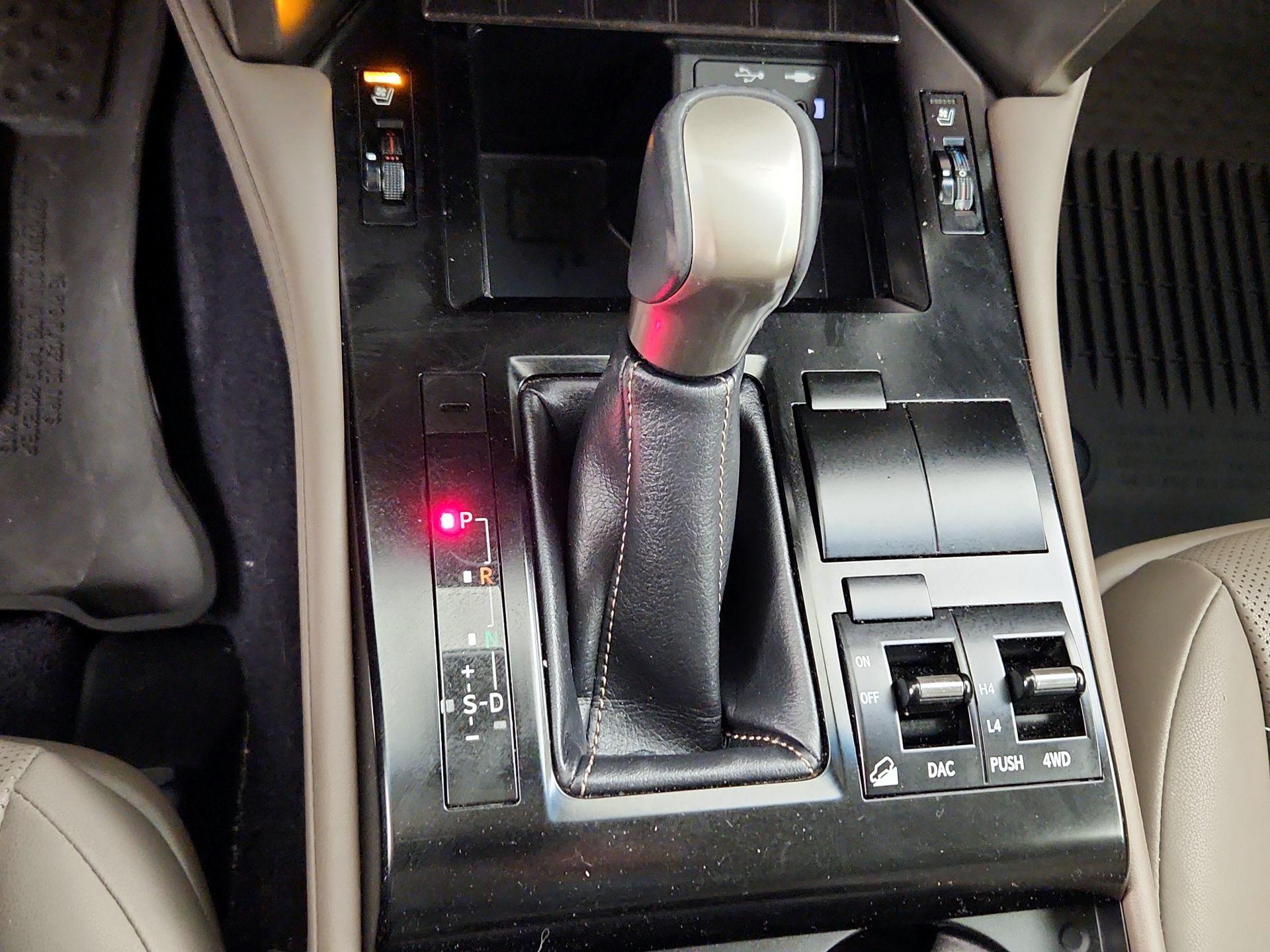 Thumbnail: 2020 Lexus GX - 18