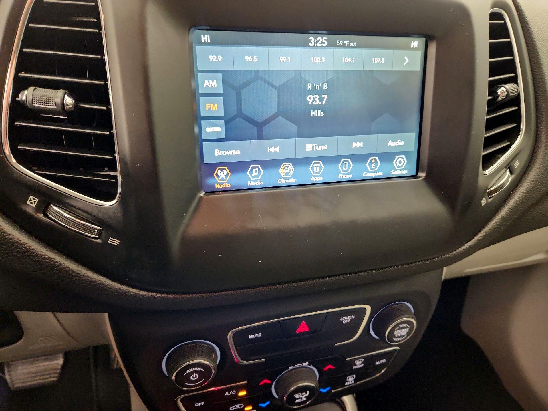 Thumbnail: 2020 Jeep Compass - 15