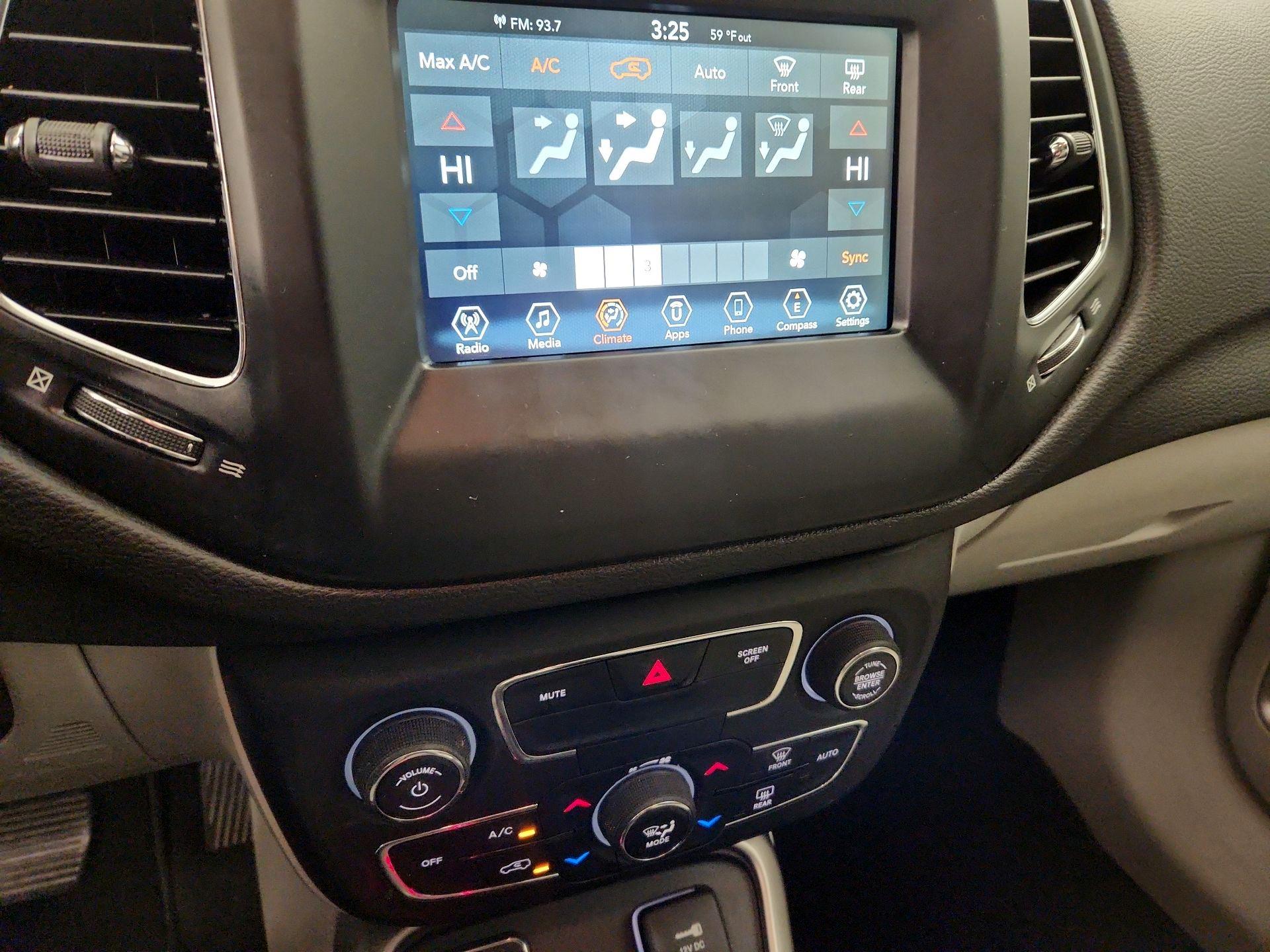 Thumbnail: 2020 Jeep Compass - 16