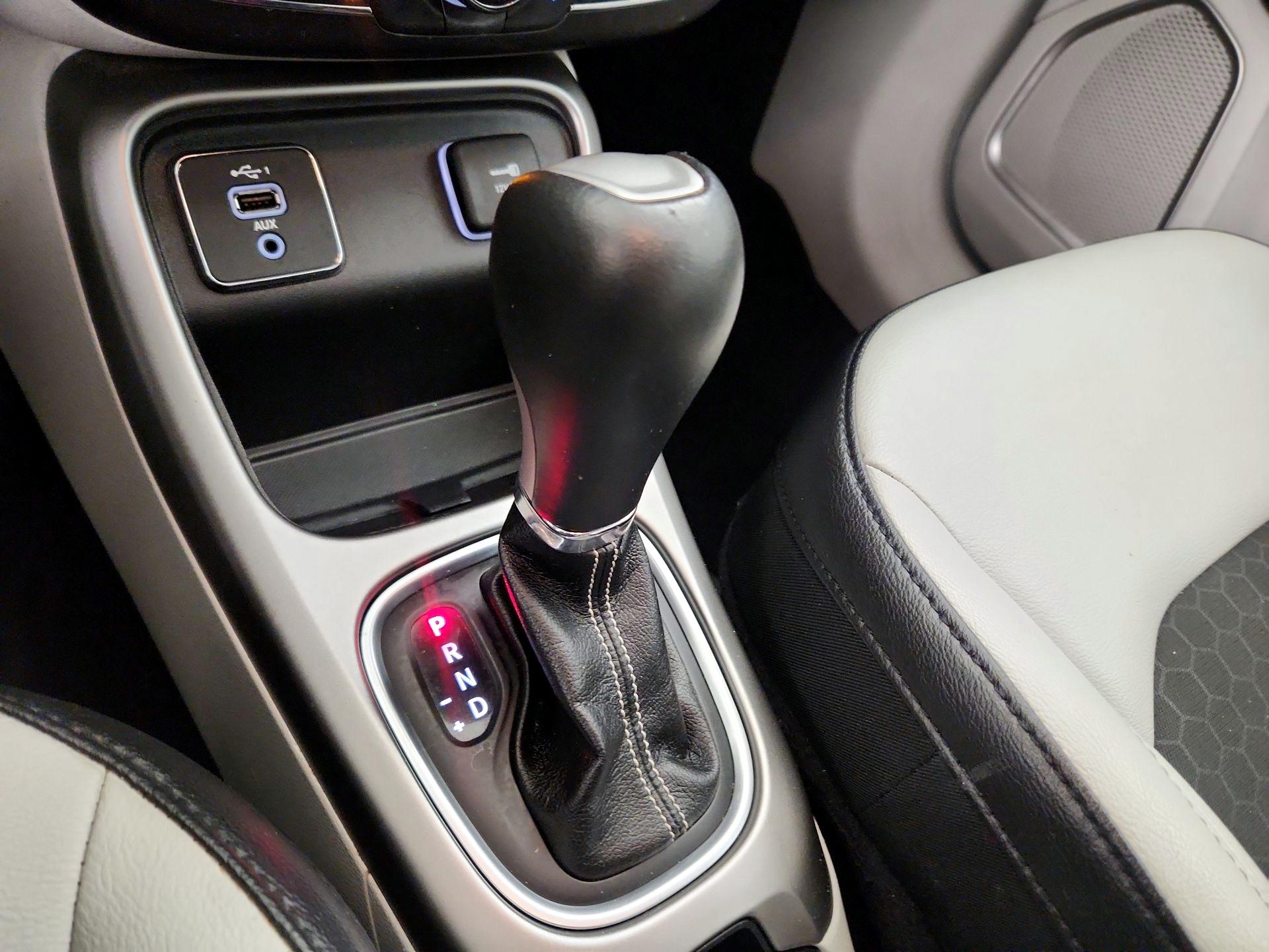 Thumbnail: 2020 Jeep Compass - 17