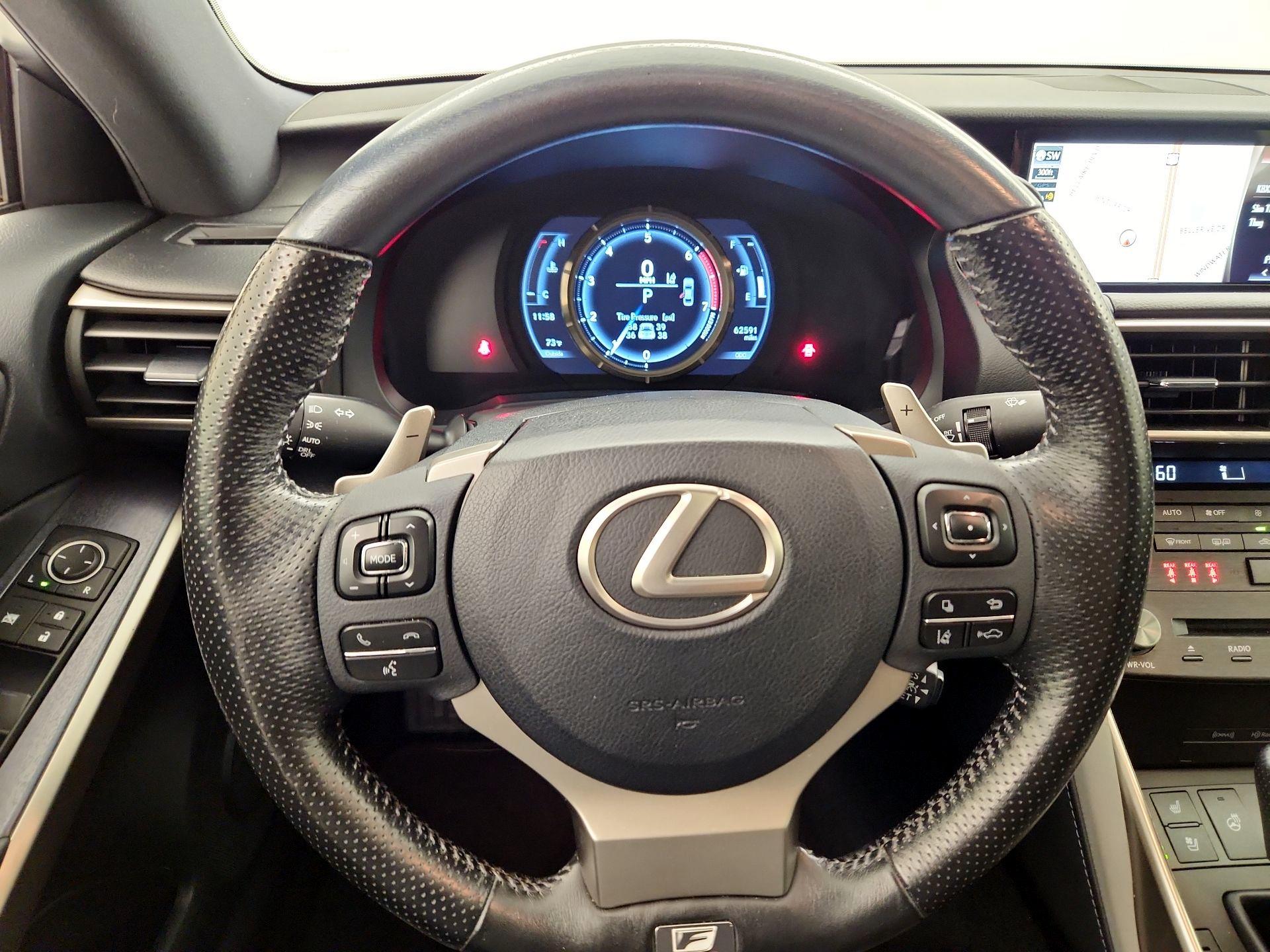 Thumbnail: 2020 Lexus IS - 10