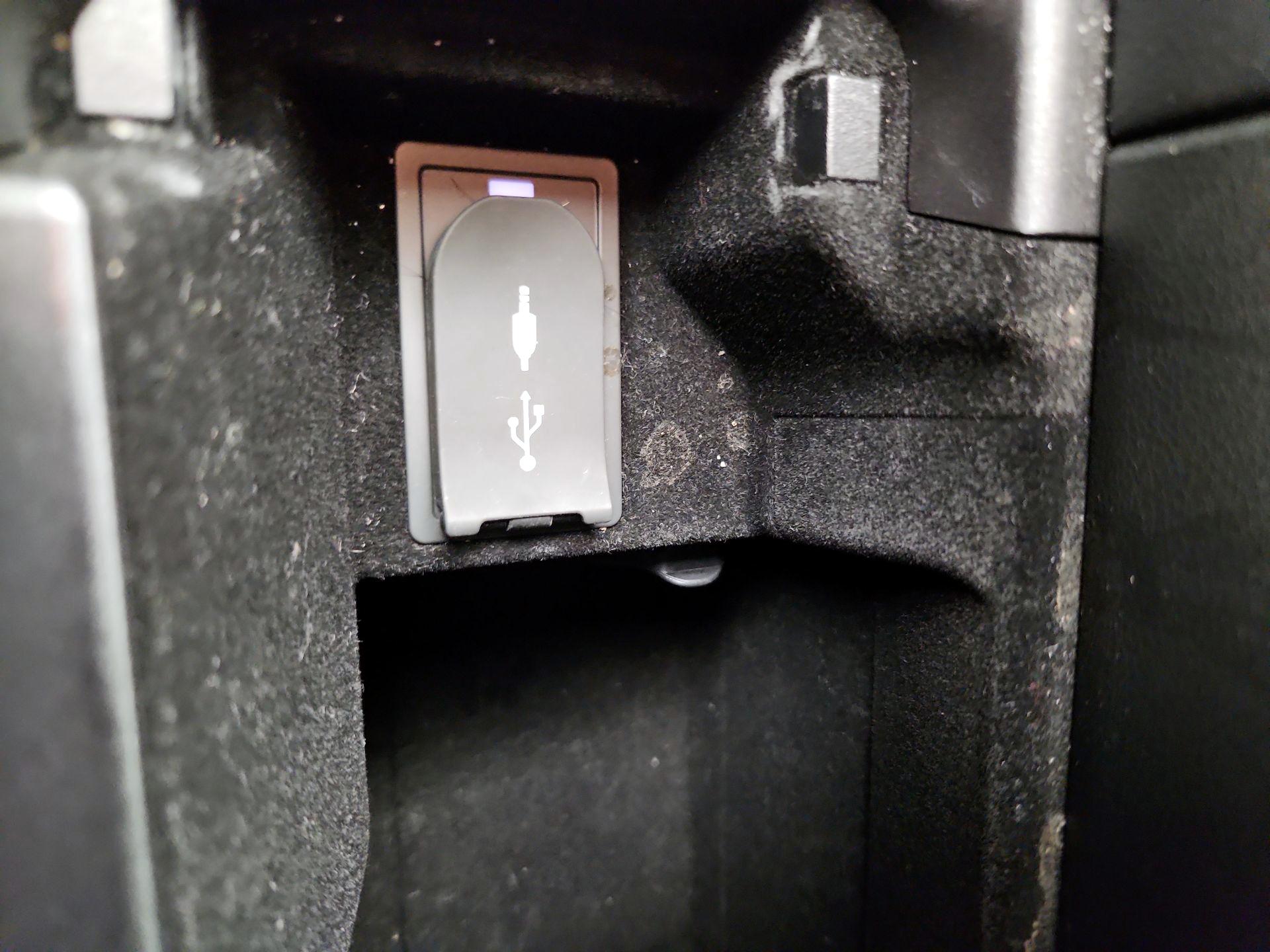 Thumbnail: 2020 Lexus IS - 19