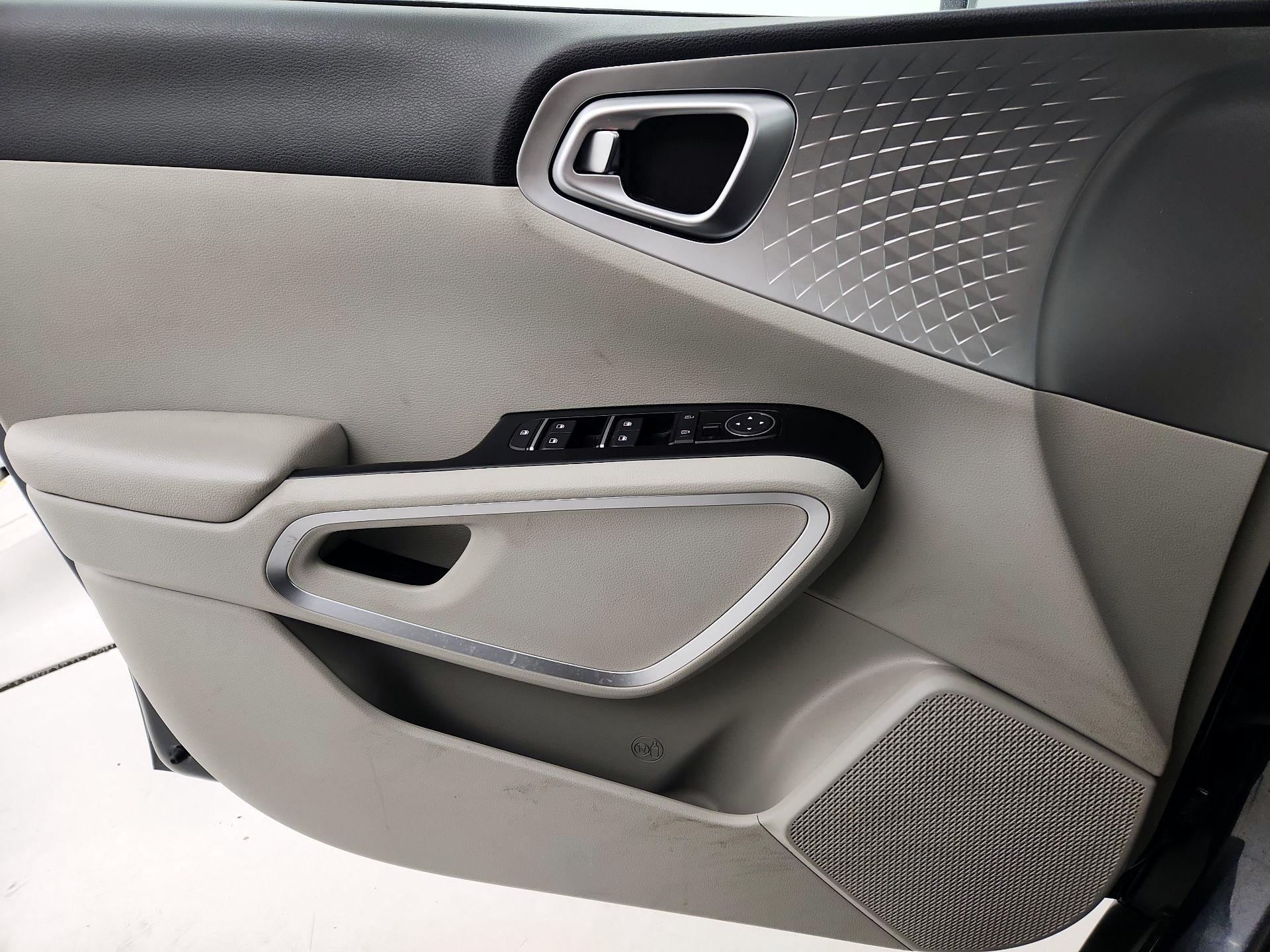 Thumbnail: 2020 Kia Soul - 12