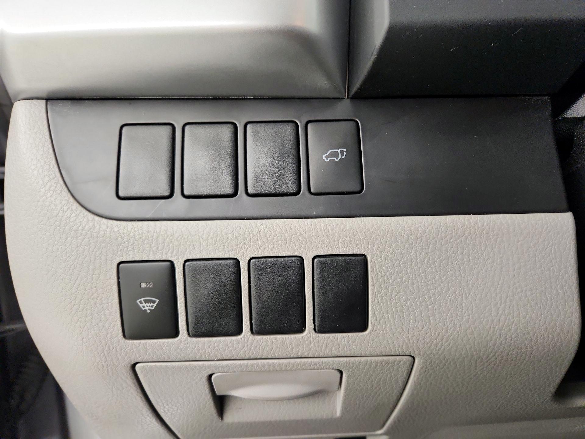 Thumbnail: 2016 Toyota Highlander - 13