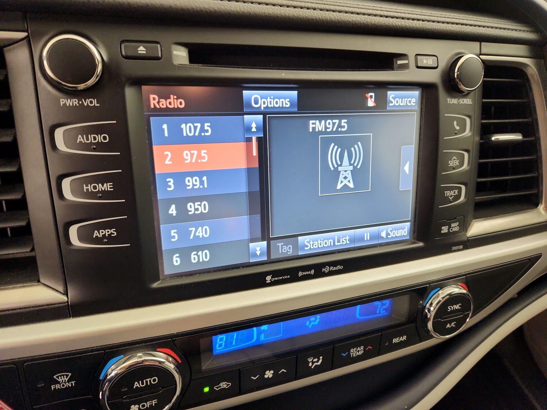 Thumbnail: 2016 Toyota Highlander - 16