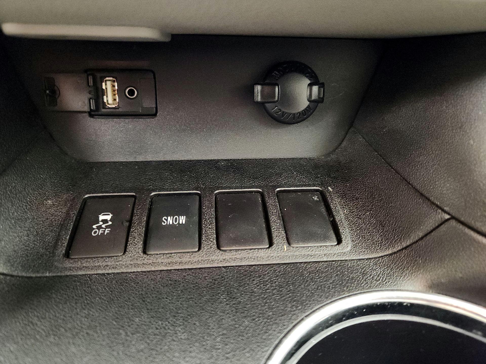 Thumbnail: 2016 Toyota Highlander - 19