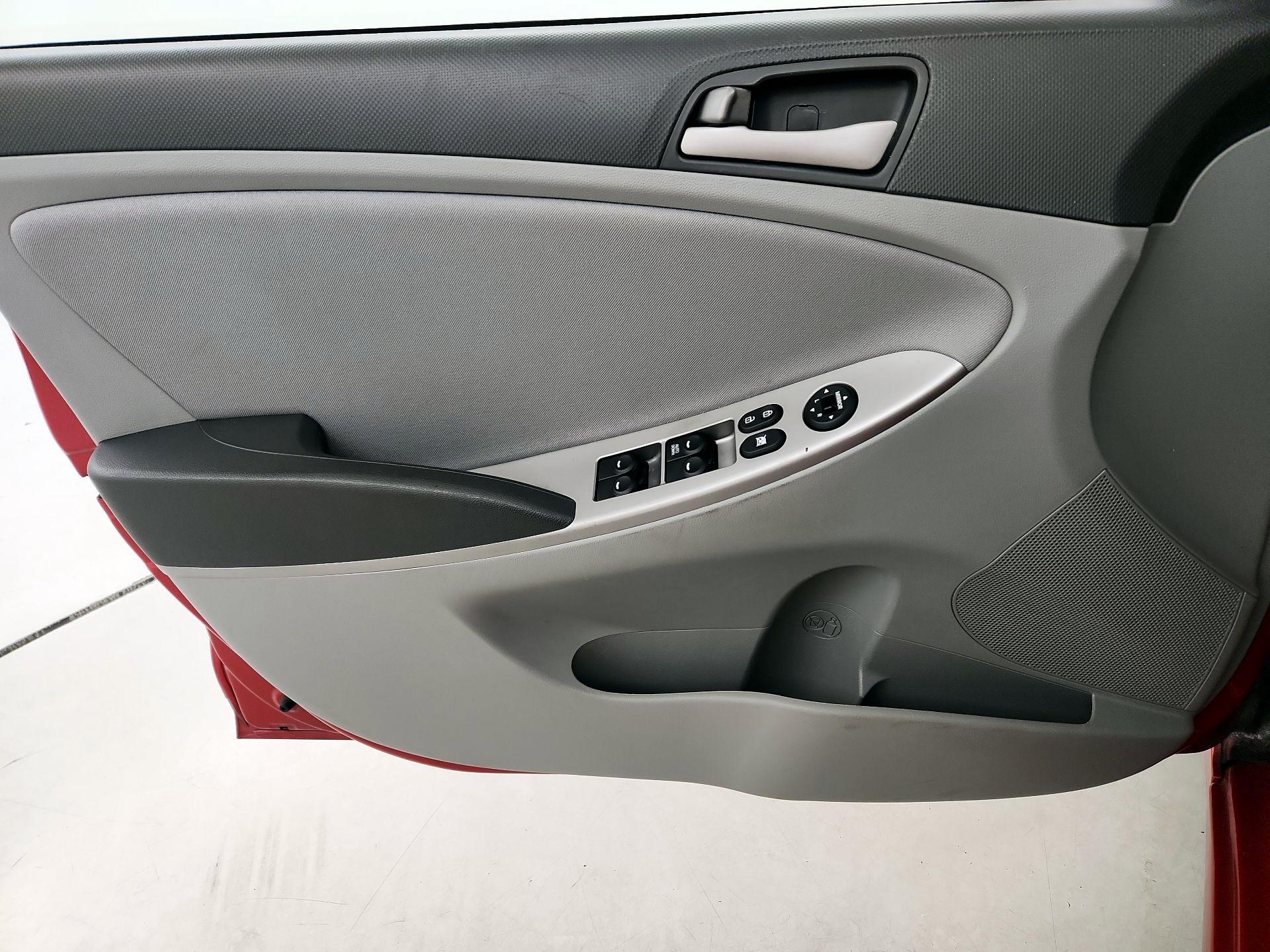 Thumbnail: 2015 Hyundai Accent - 12