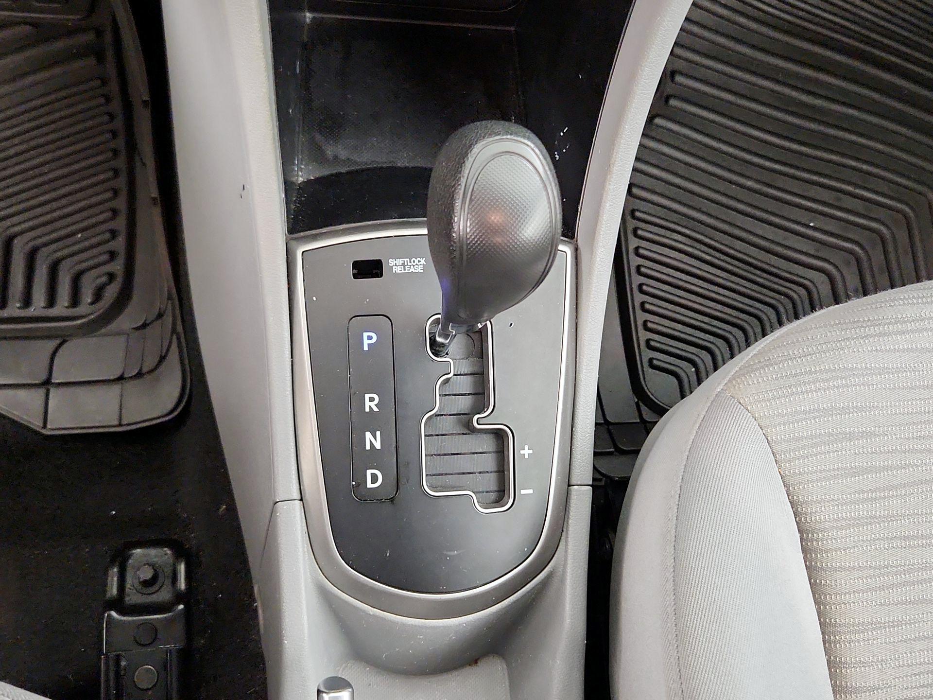 Thumbnail: 2015 Hyundai Accent - 16