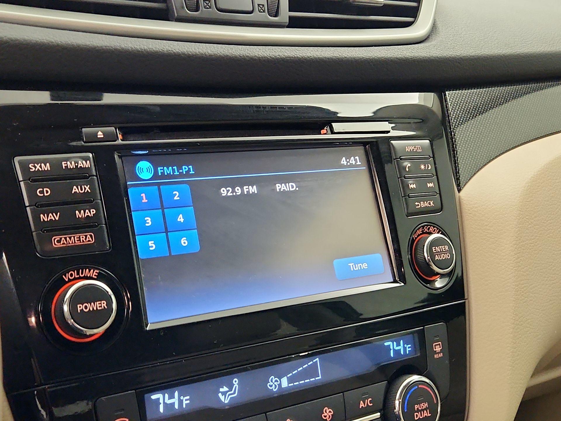 Thumbnail: 2015 Nissan Rogue - 16