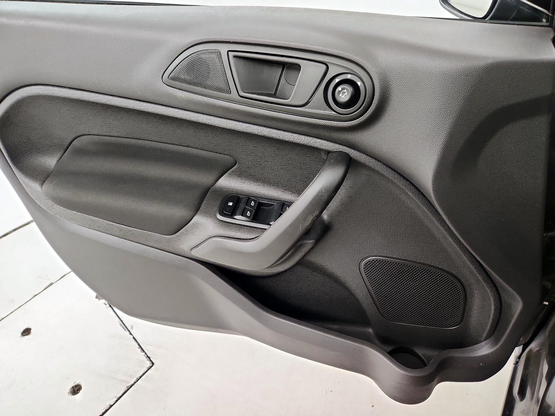 Thumbnail: 2017 Ford Fiesta - 12