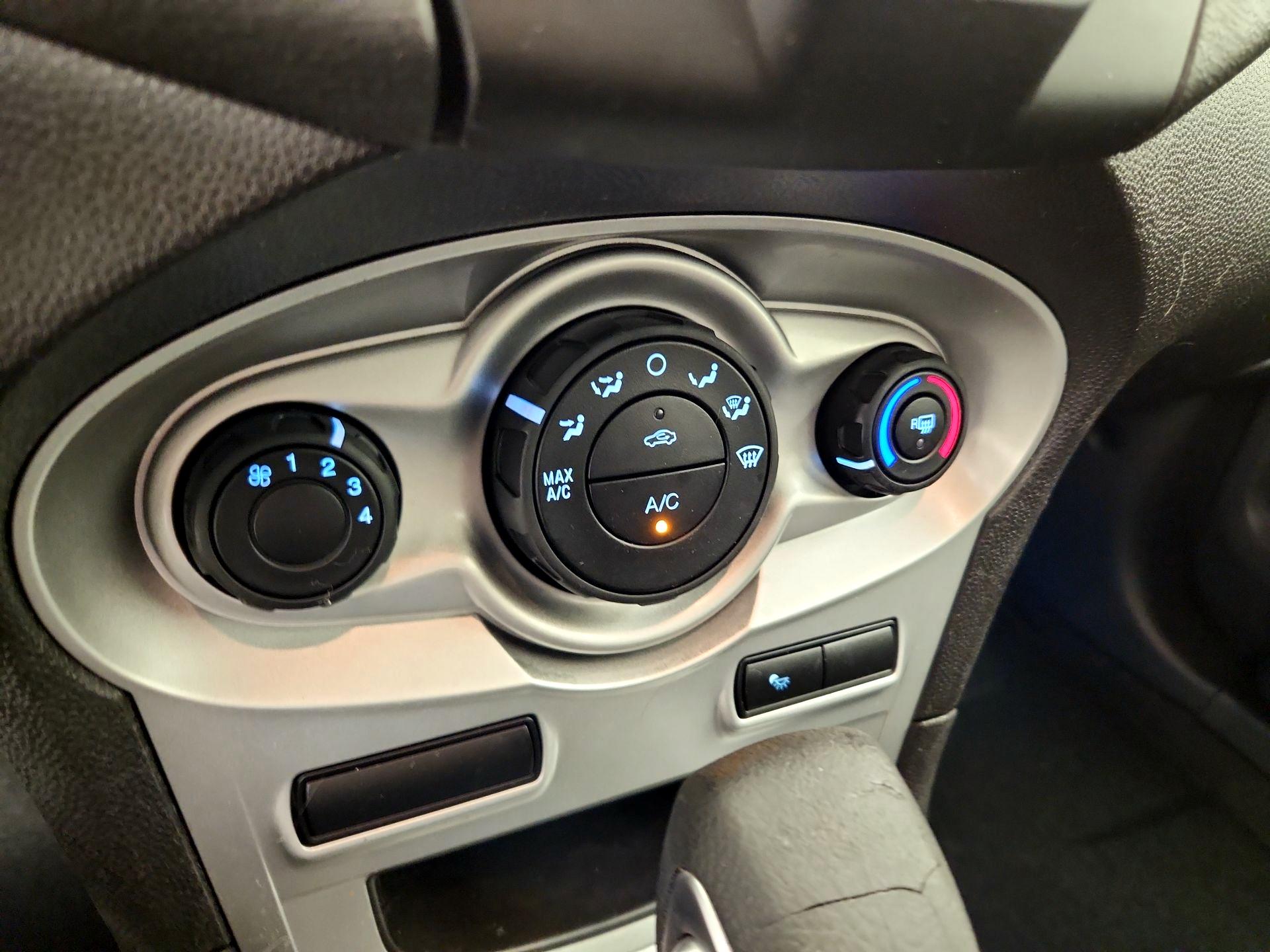 Thumbnail: 2017 Ford Fiesta - 15